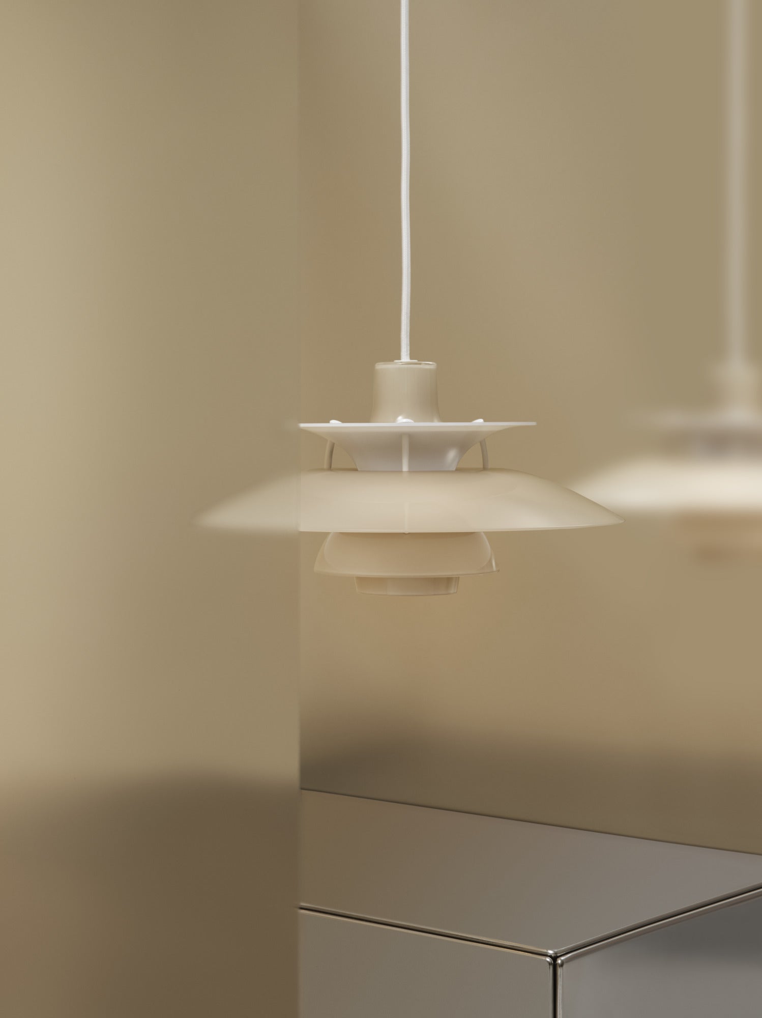 Lampa wisząca PH 5 OPAL beżowy