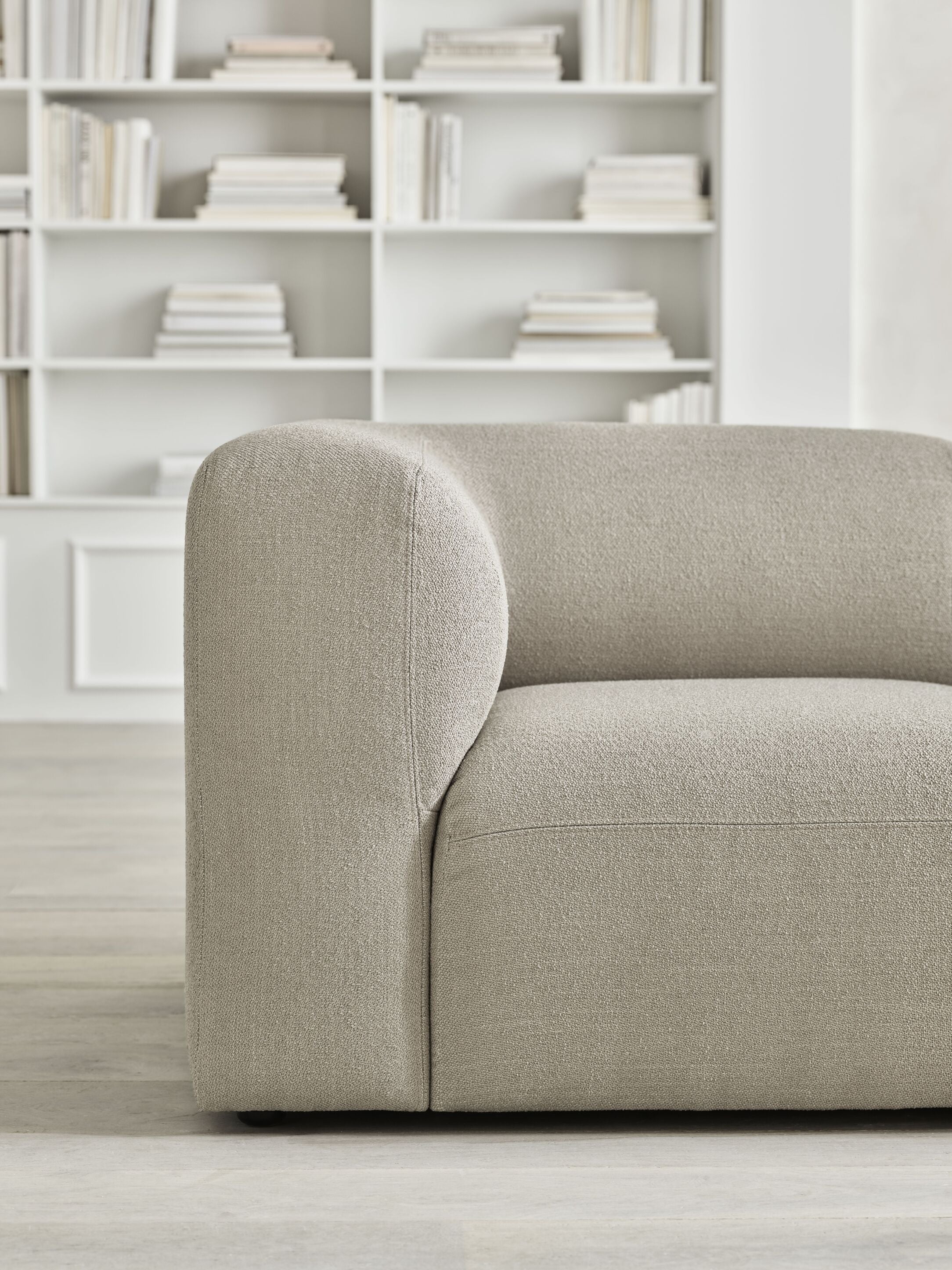 2-Modul-Sofa mit ausgeschnittenem Polster