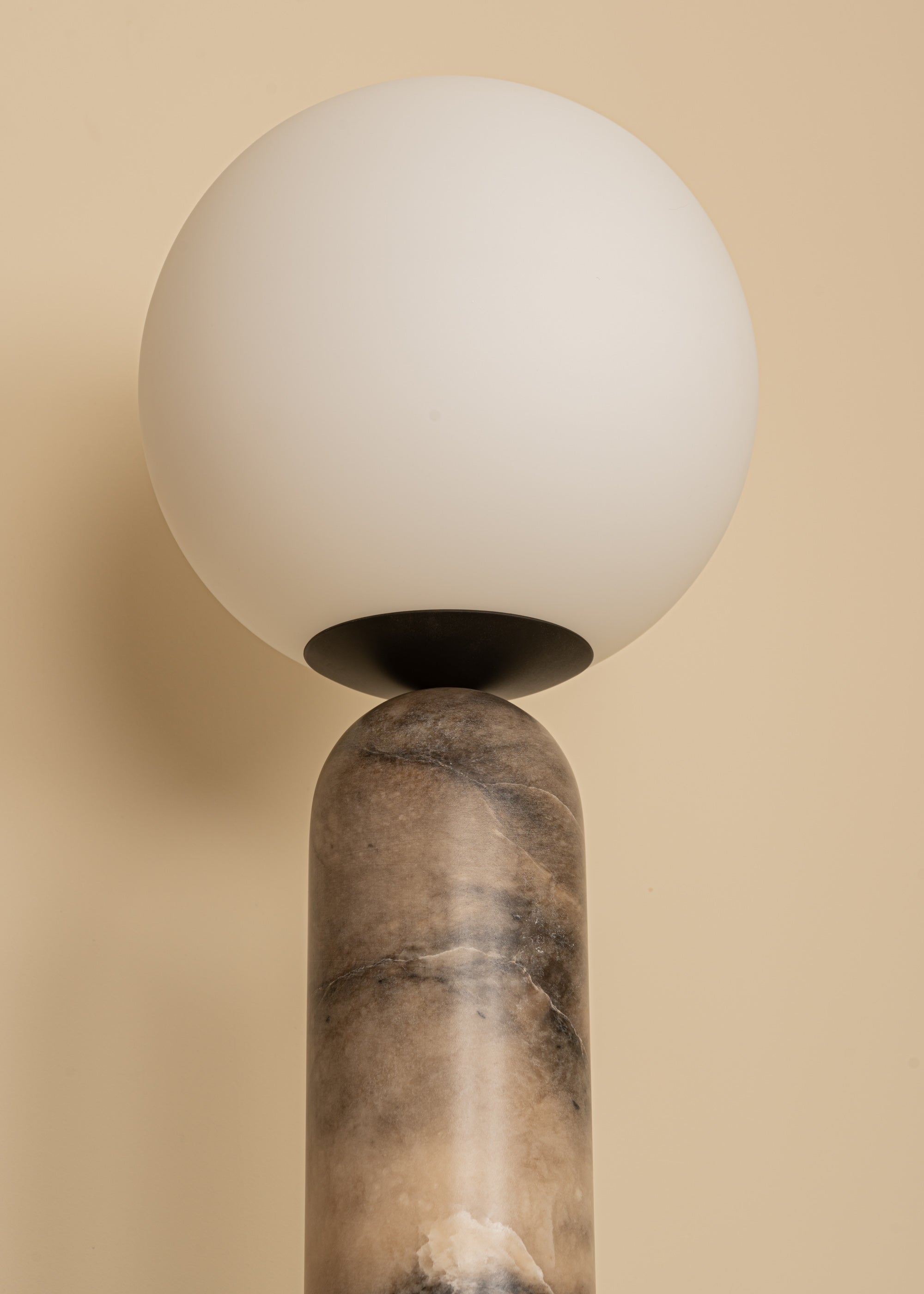 Tischlampe ATLAS dunkelbeige Alabaster