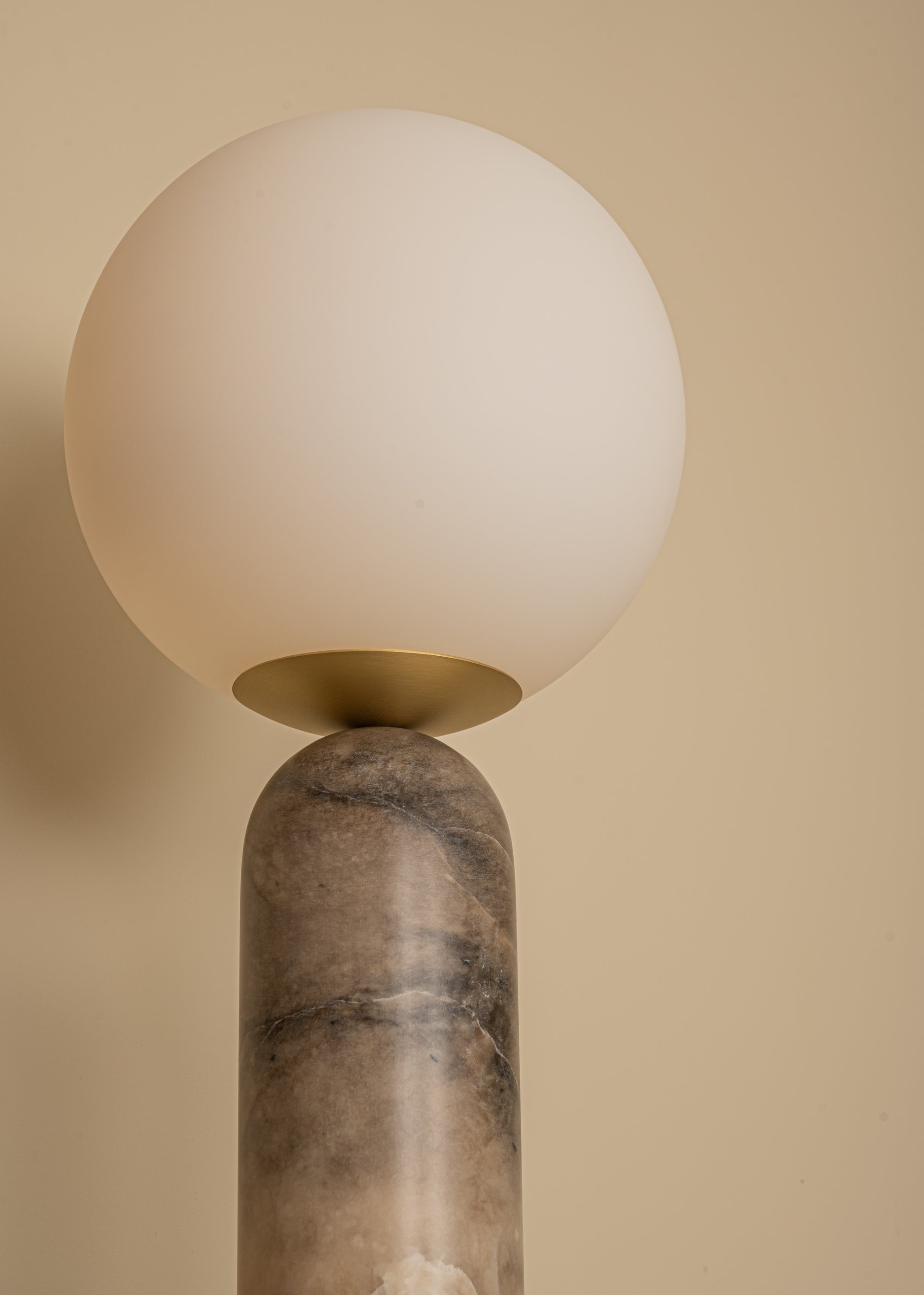Tischlampe ATLAS dunkelbeige Alabaster