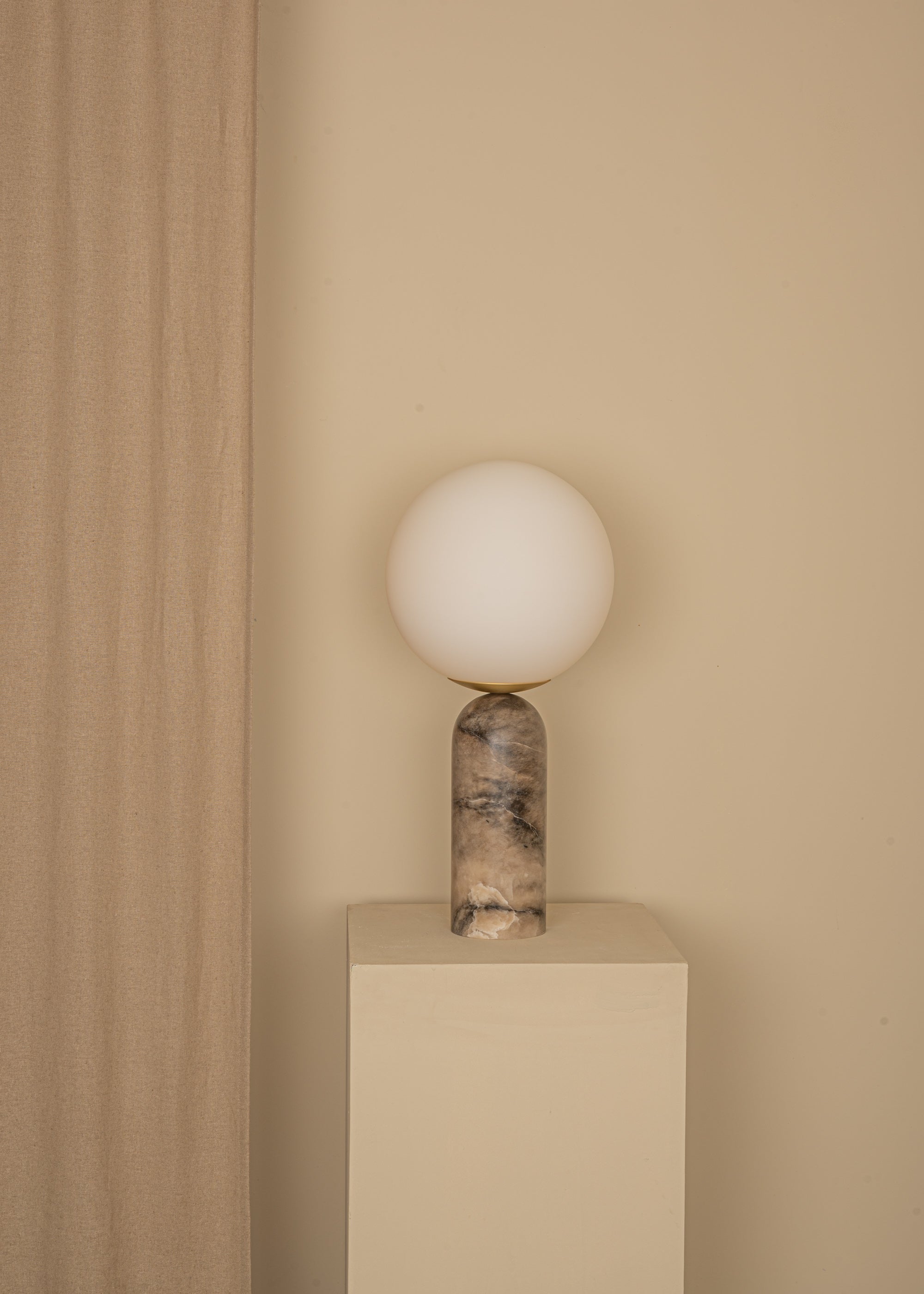 Tischlampe ATLAS dunkelbeige Alabaster