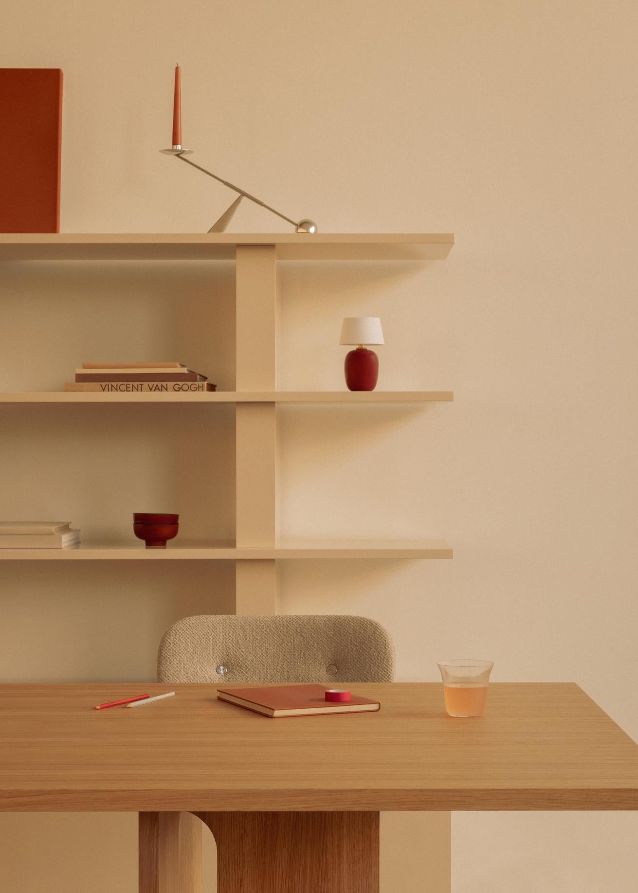 Tragbare Lampe TORSO bordeaux Keramik mit weißem Schirm