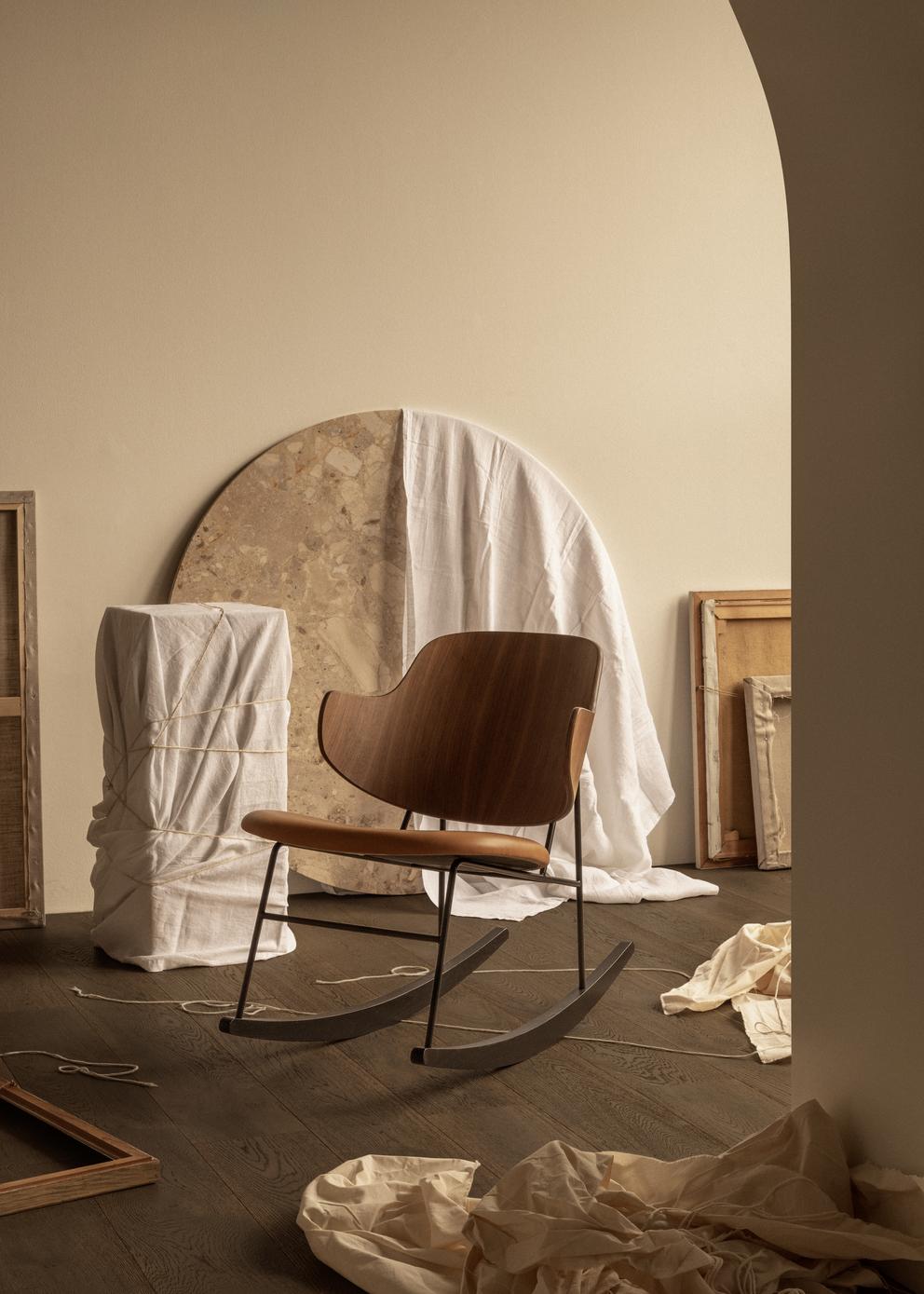 PENGUIN beige rocking chair