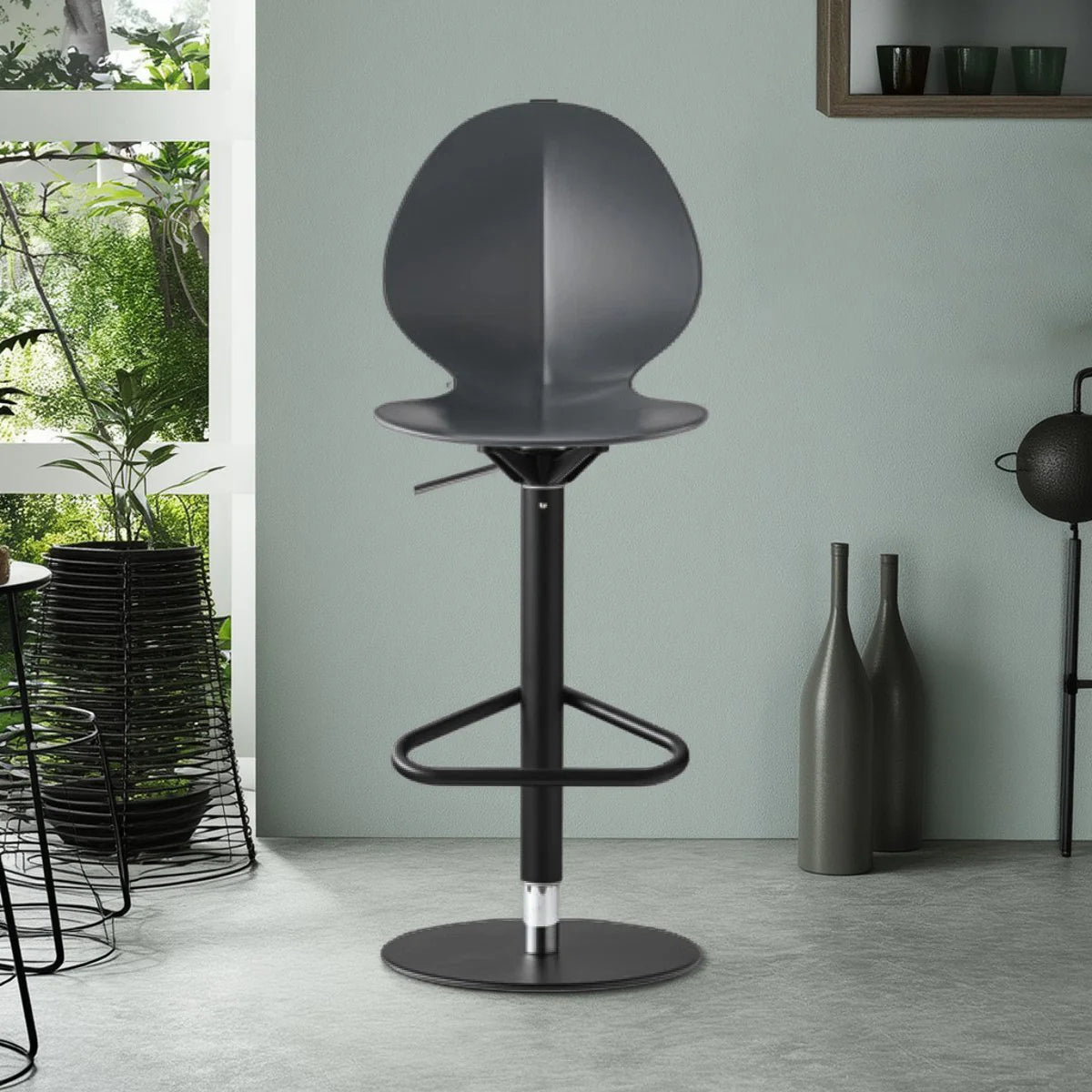 Drehbares Barhocker BASIL mit grauem Sitz und schwarzem Fuß