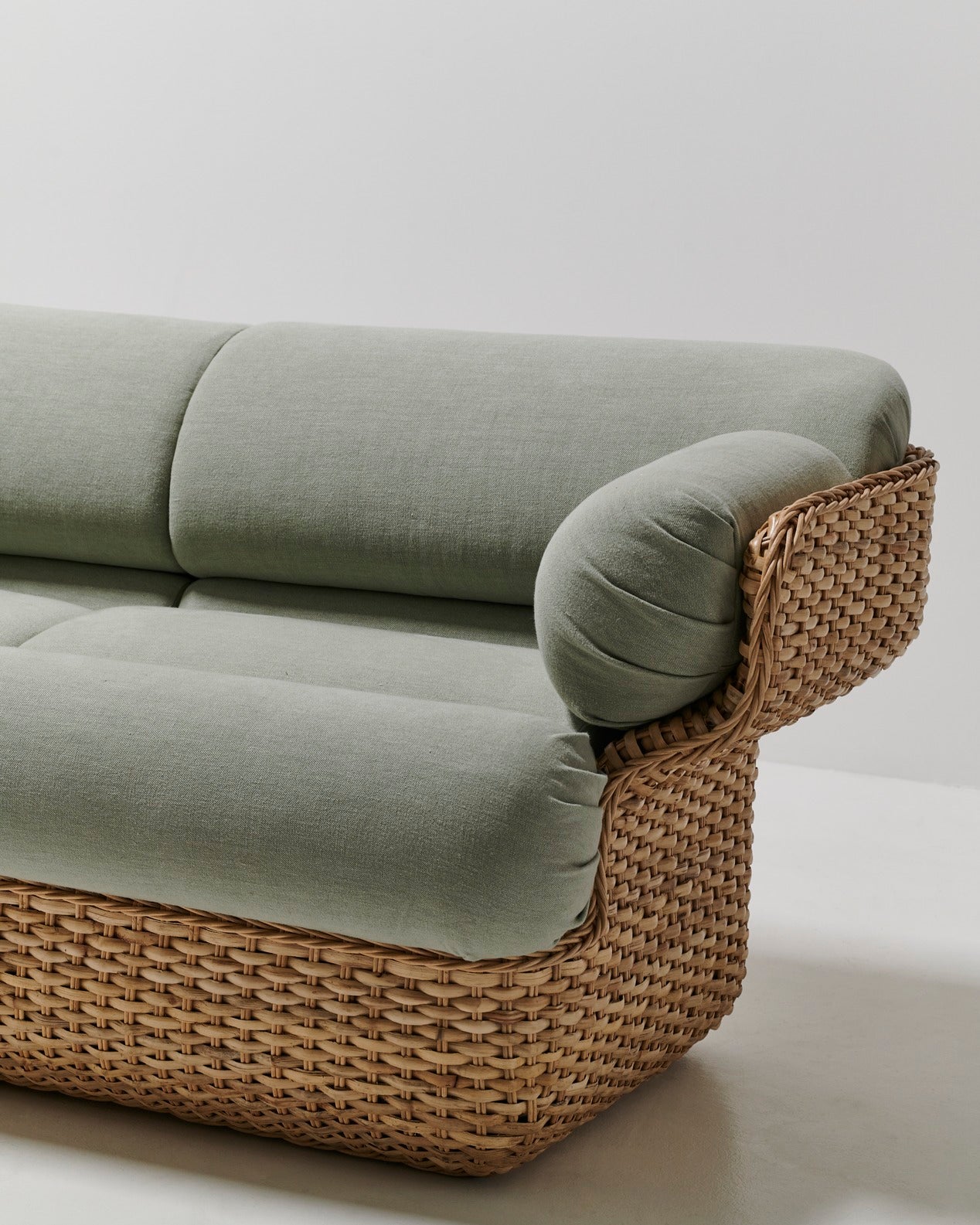 2-Seater Sofa BASKET in Burgundy with Rattan