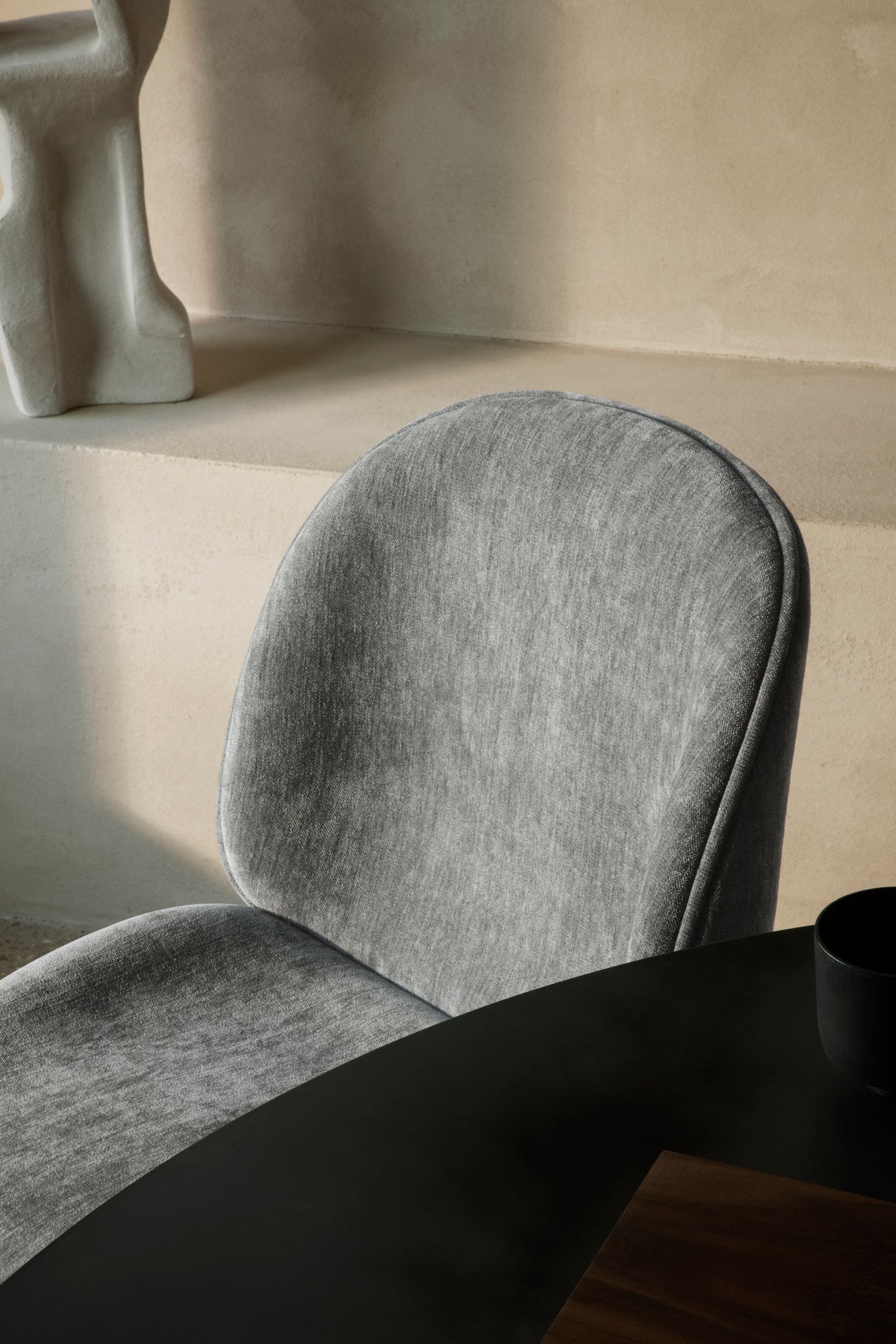 EPIC Round Table Graphite Steel