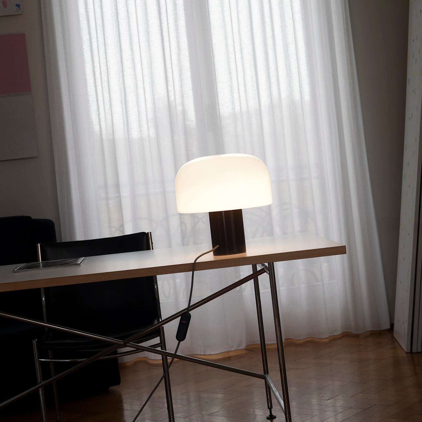 BELLHOP T Brown Table Lamp