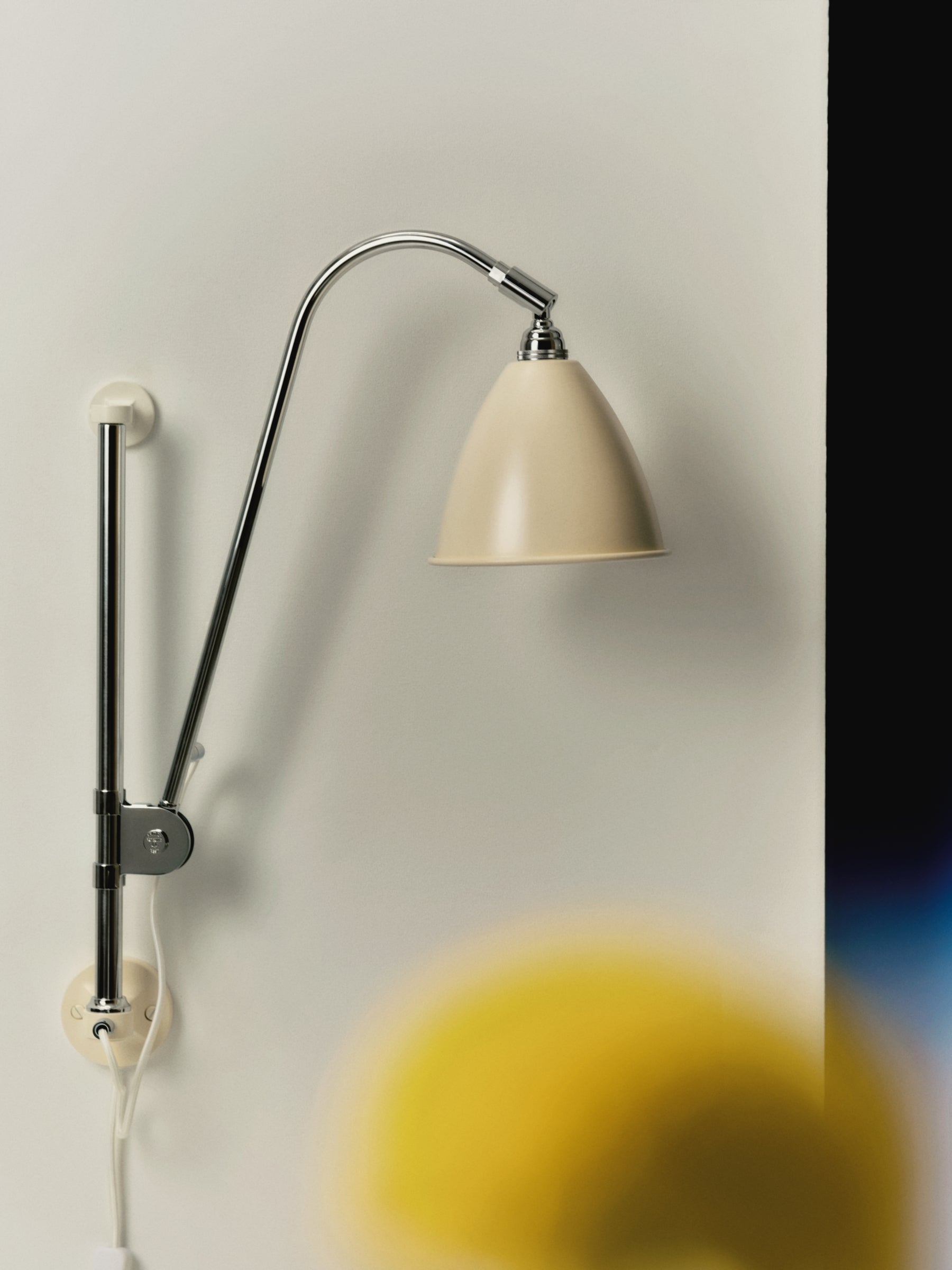 BESTLITE BL5 wall lamp chrome with cream shade