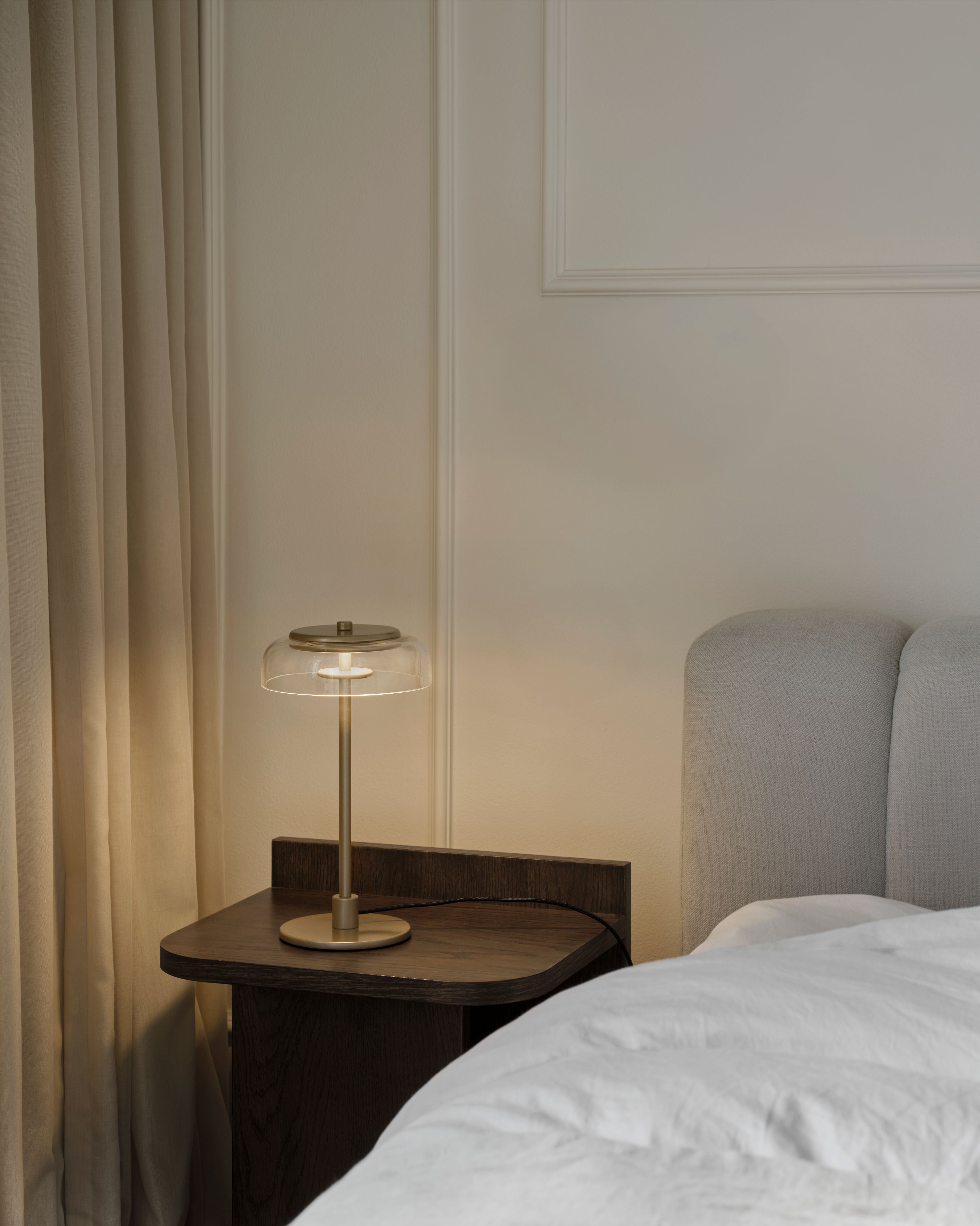 Tischlampe BLOSSI in Gold mit transparentem Glas