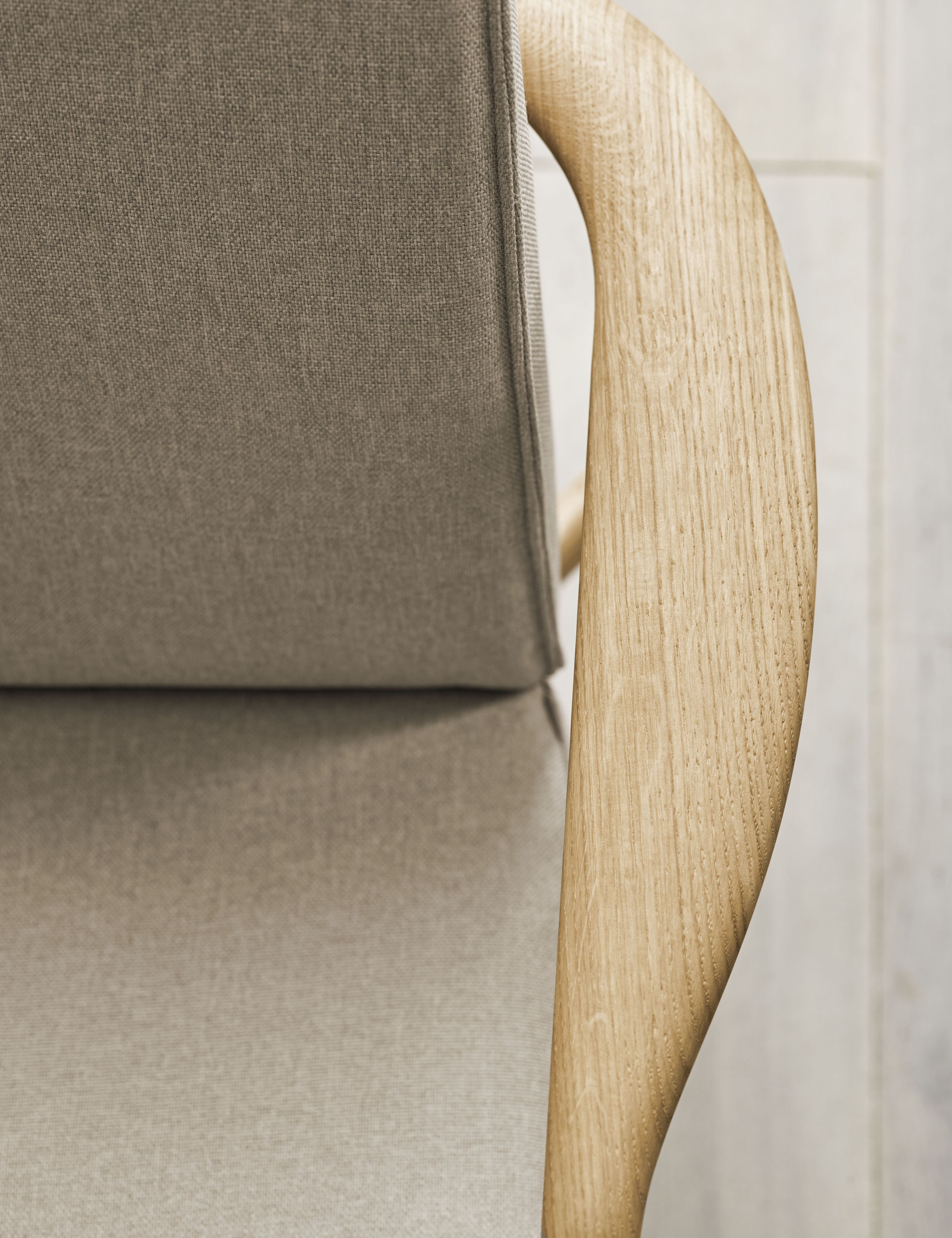 Bowie gepolsterte Sofa -Basis aus Eichenholz