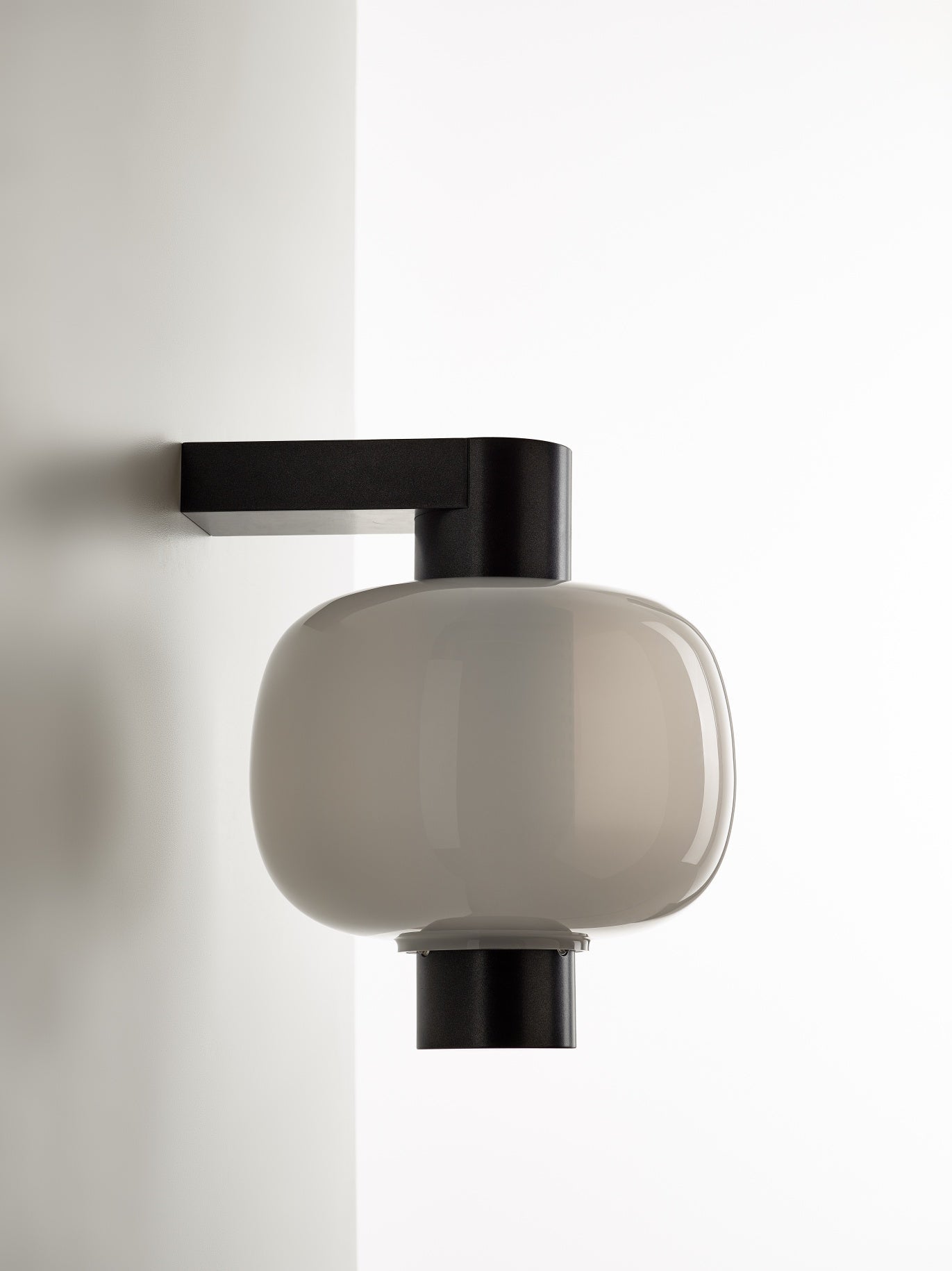 Wandleuchte BONBORI aus geblasenem Glas