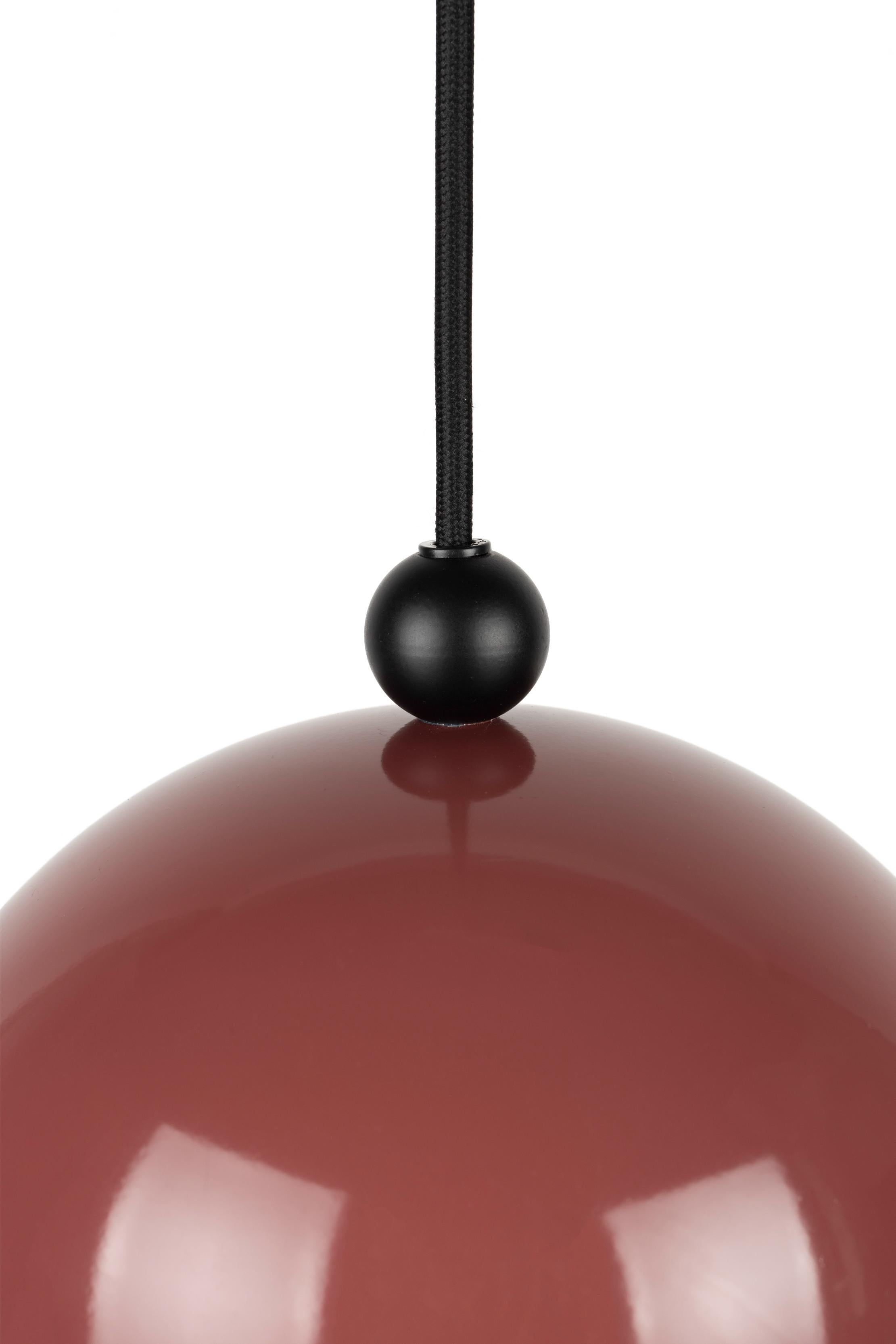 Hängelampe BUMBLE in Bordeaux mit schwarzem Finish