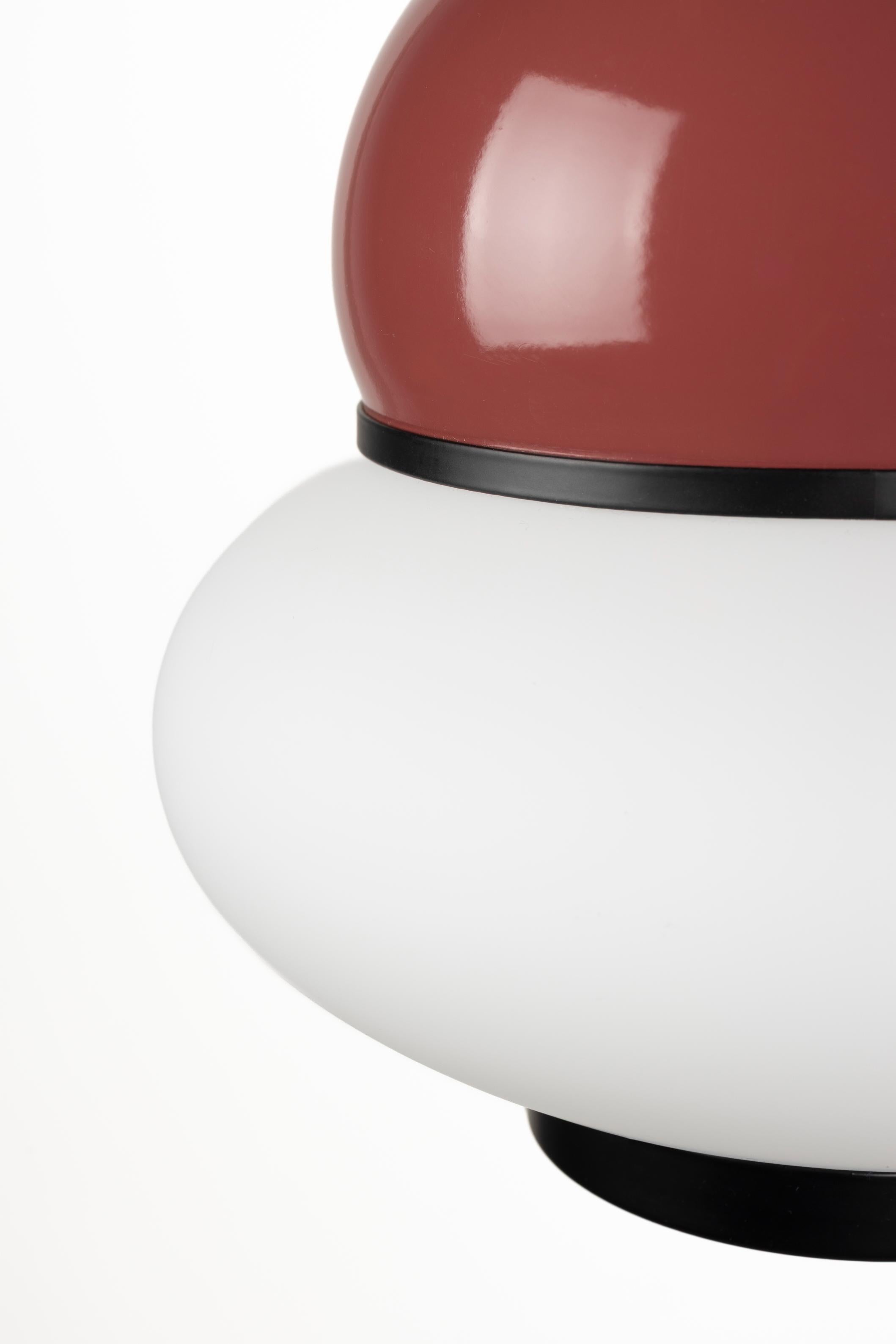 Hängelampe BUMBLE in Bordeaux mit schwarzem Finish