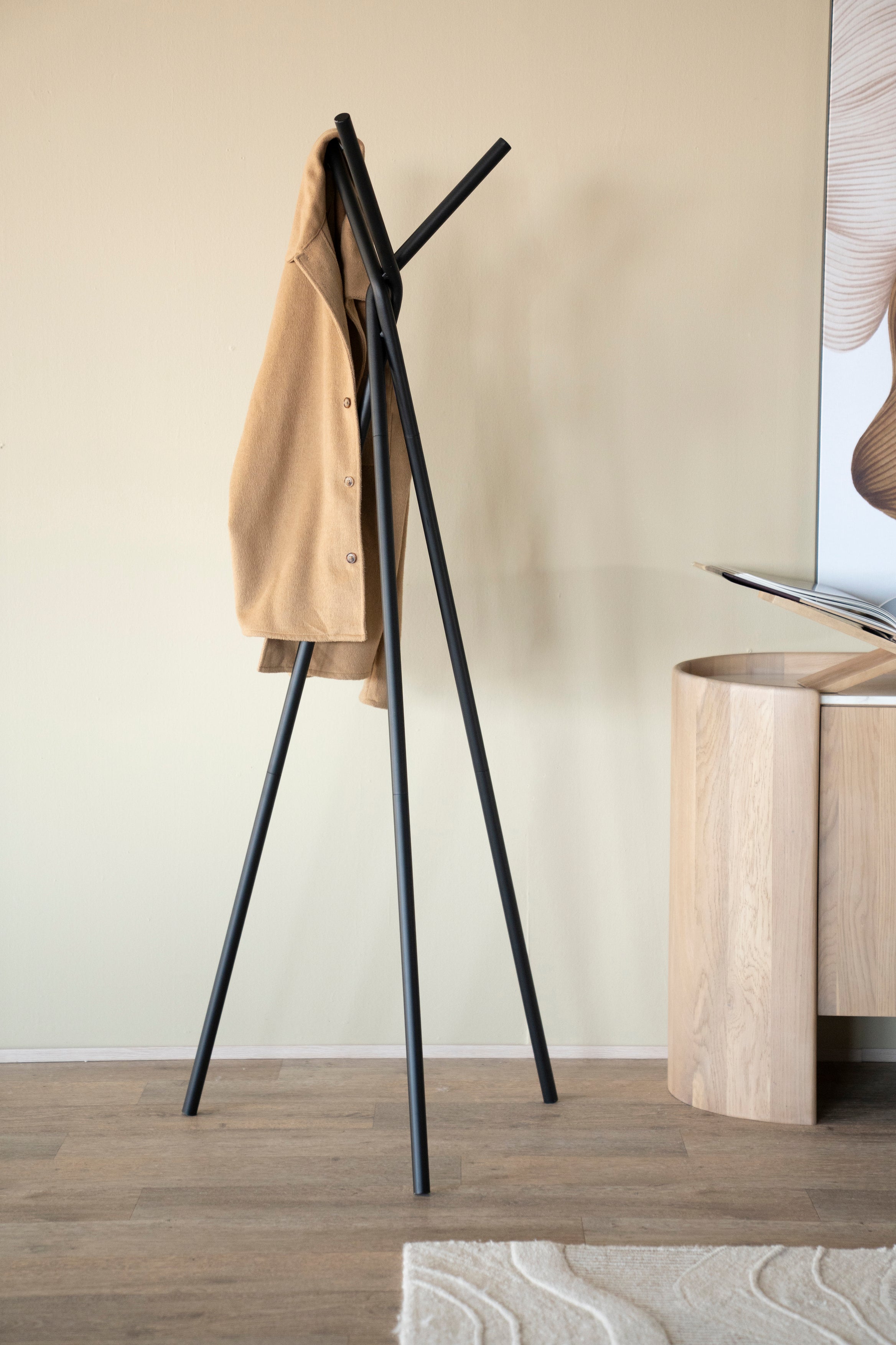 Stehender Kleiderständer MATTO schwarz