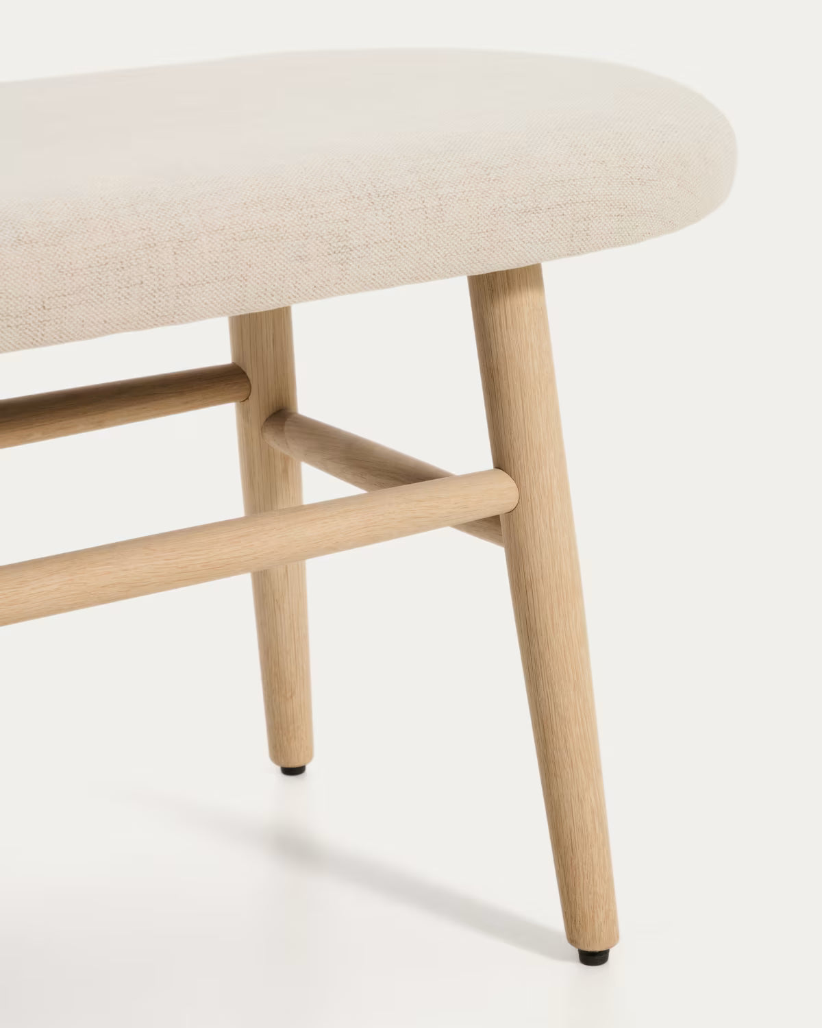 Bank HELDA in beige Chenille mit einer furnierten Eichenbasis