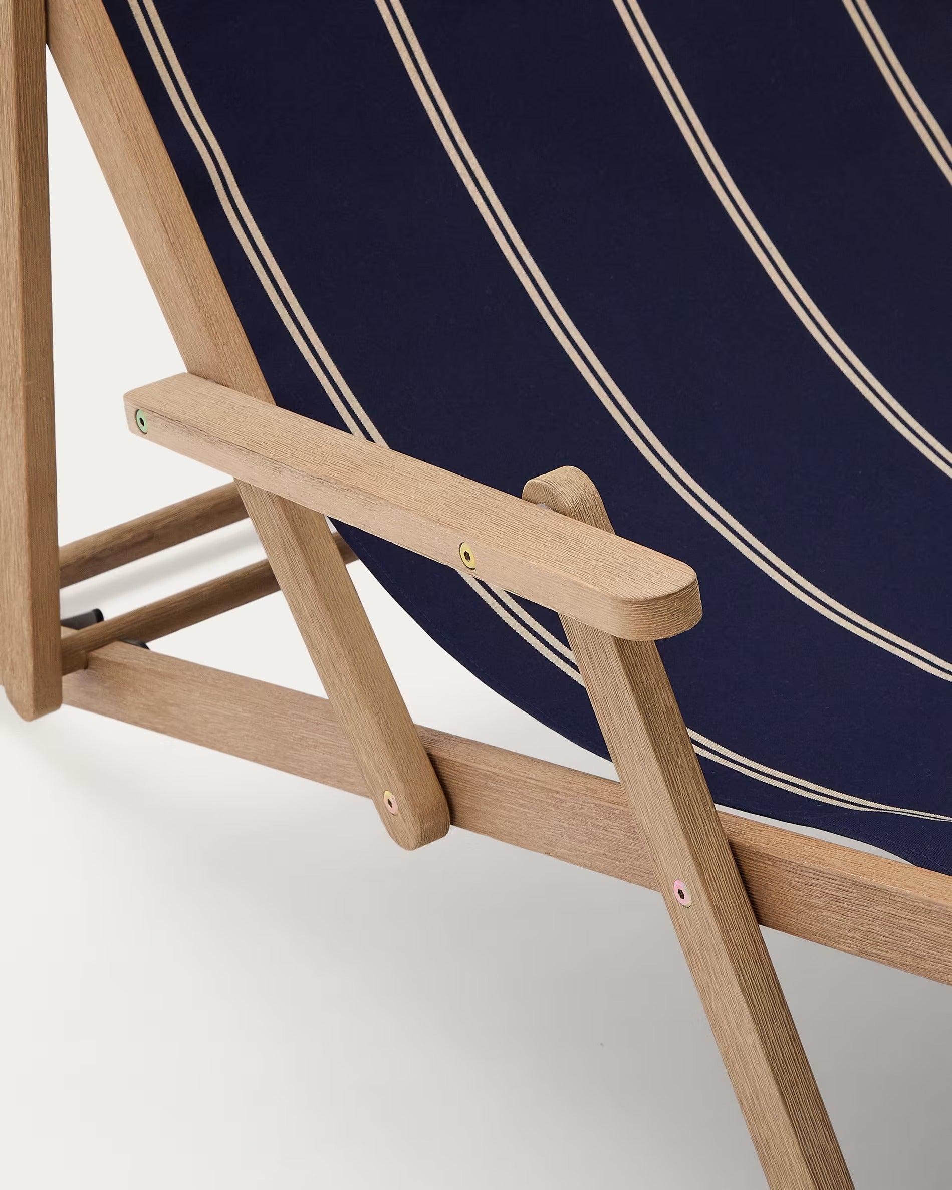 VILARA Liegestuhl in Marineblau und Beige mit Akazienfuß