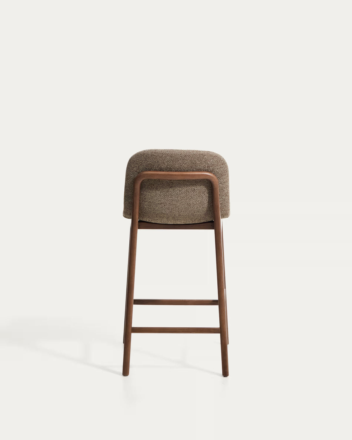 Hocker ELNOR in braunem Chenille mit Eichenbasis