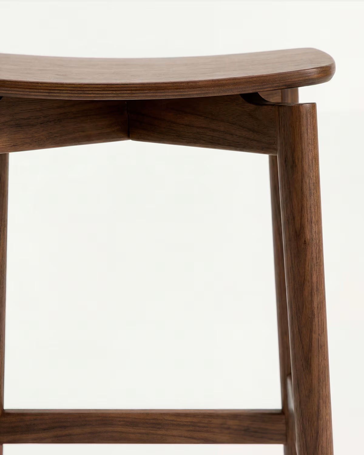 Hocker EVERA, dunkles Eichenfurnier
