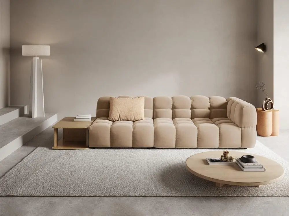 Sofa aksamitna lewostronna 4-osobowa otwarta ze stolikiem SKY piaskowy – Cosmopolitan Design