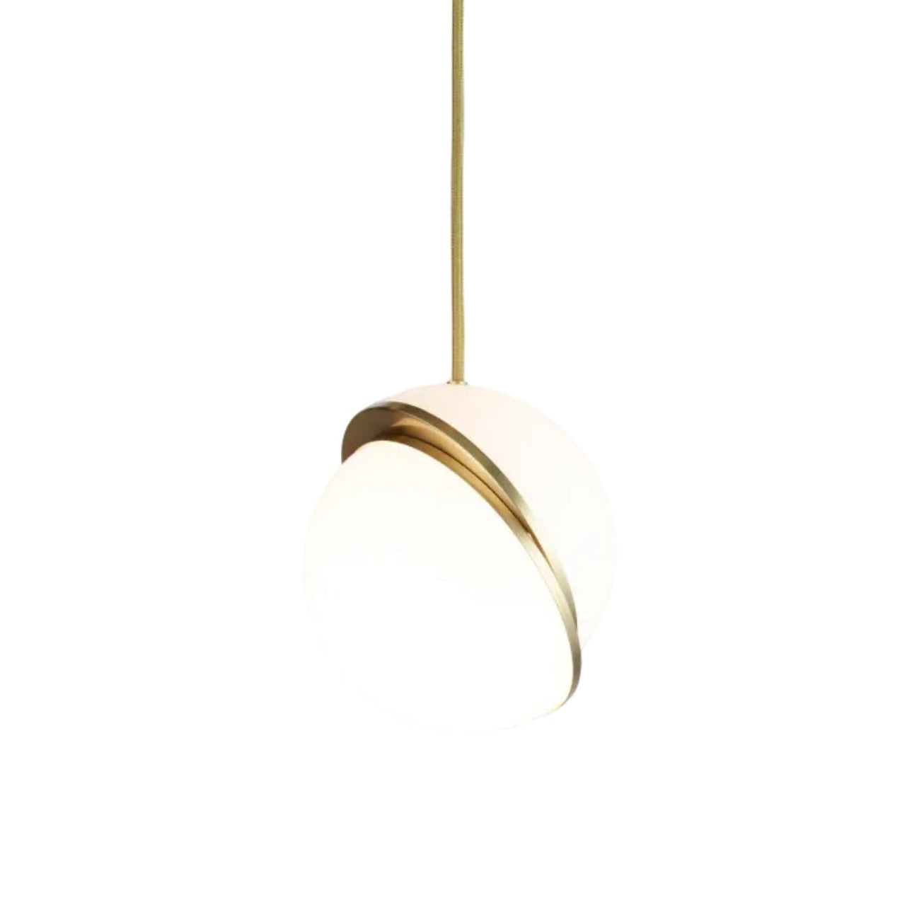 Lampa wisząca CRESCENT opalowy klosz z mosiądzem