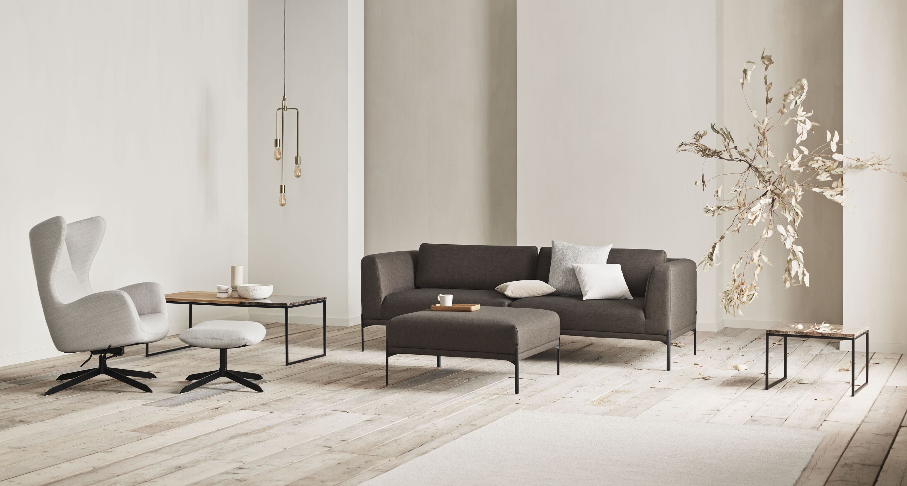 Pouf Caisa Black Stahlbasis