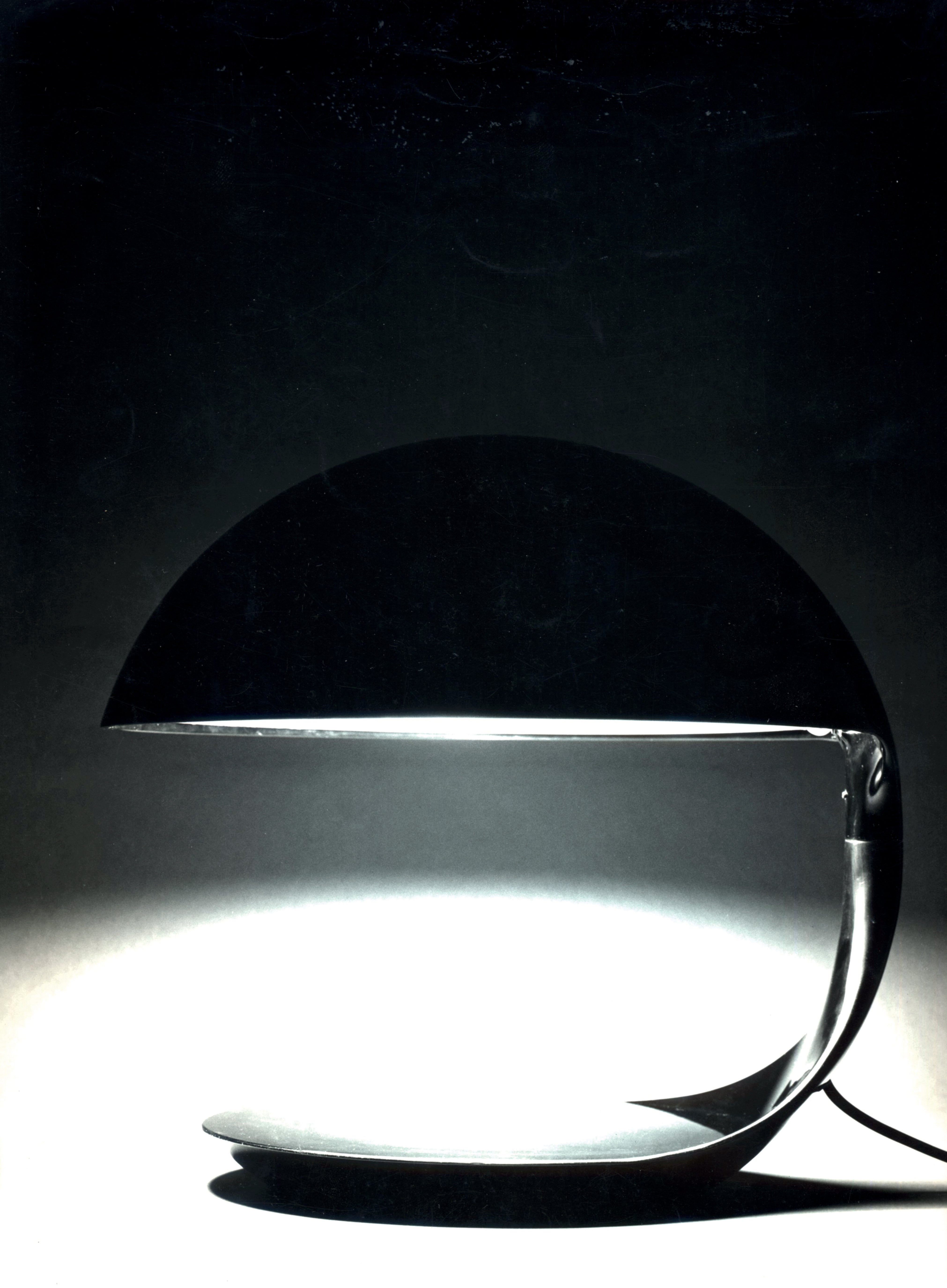 Tischlampe COBRA in glänzendem Schwarz
