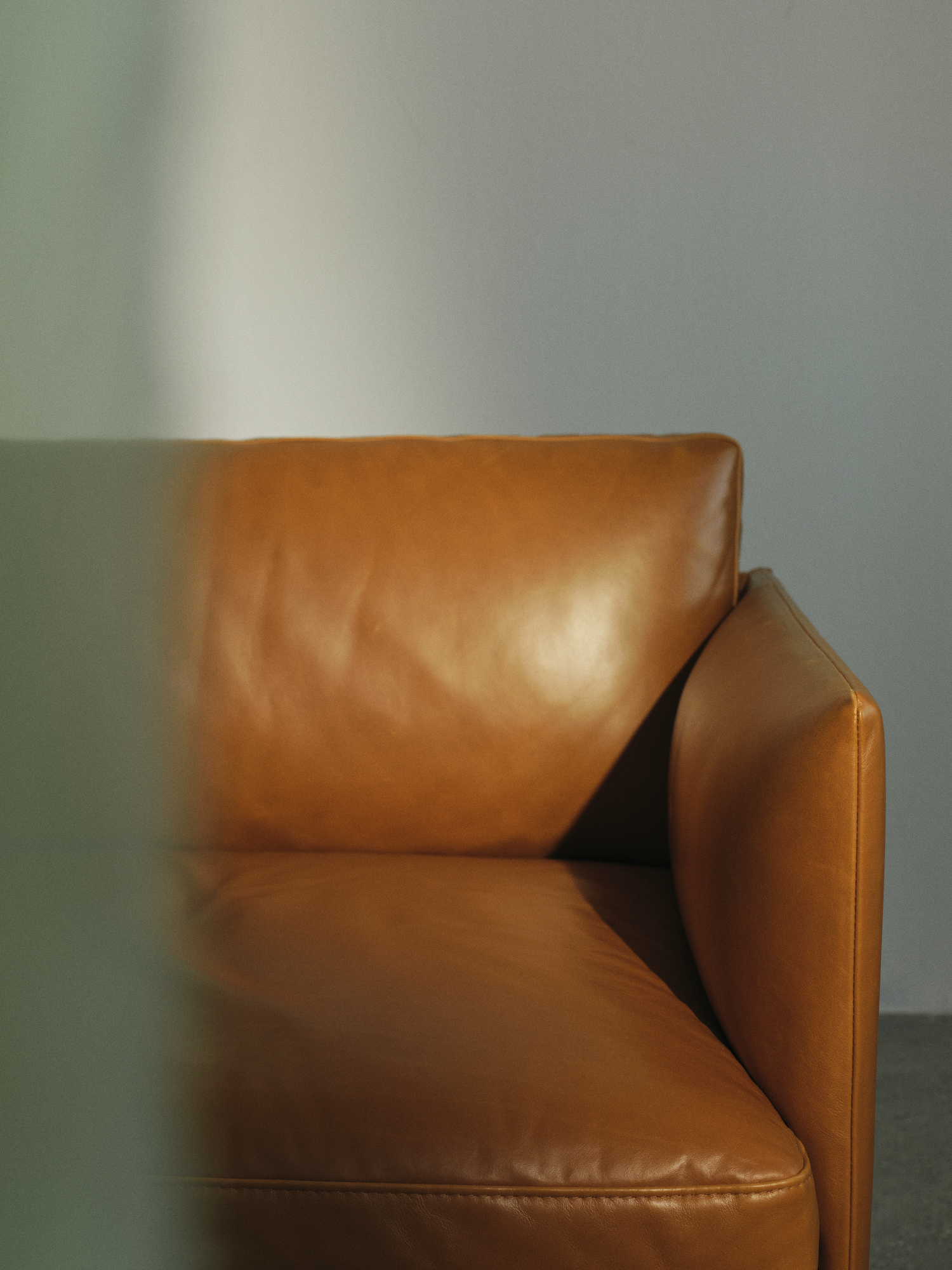 OUTLINE SOFT Armchair - Customizable