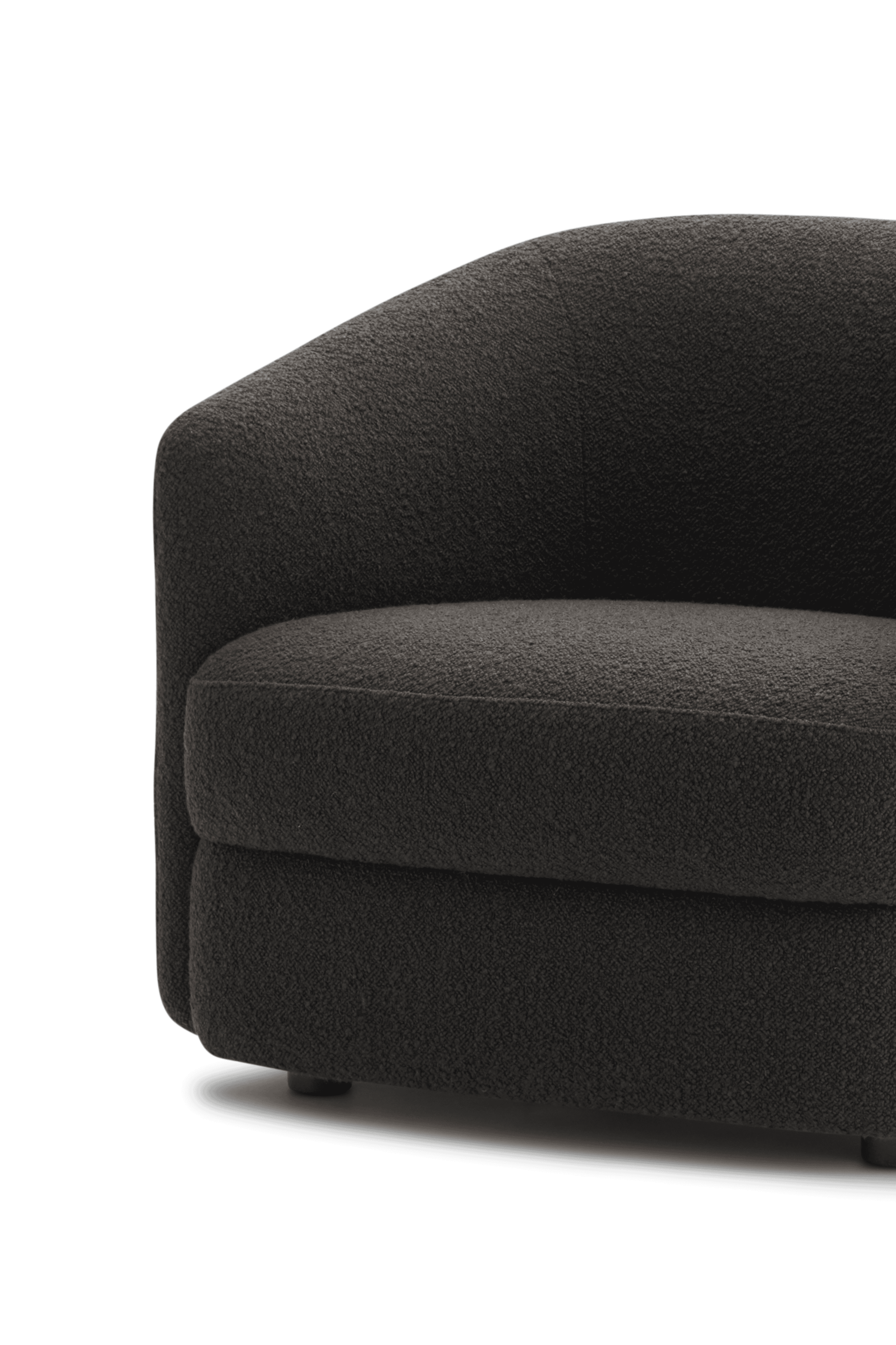 Gepolsterter kugelhafter Sessel