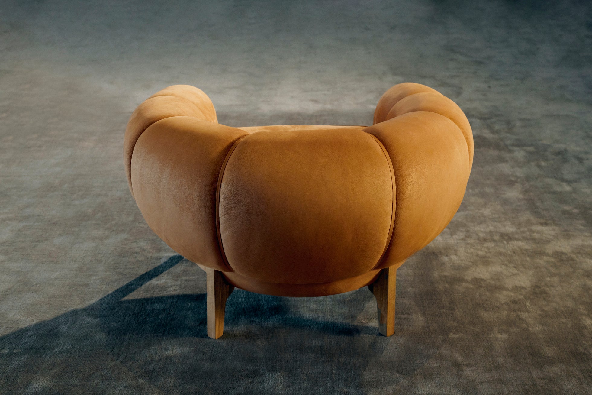 CROISSANT upholstered armchair with an oak base