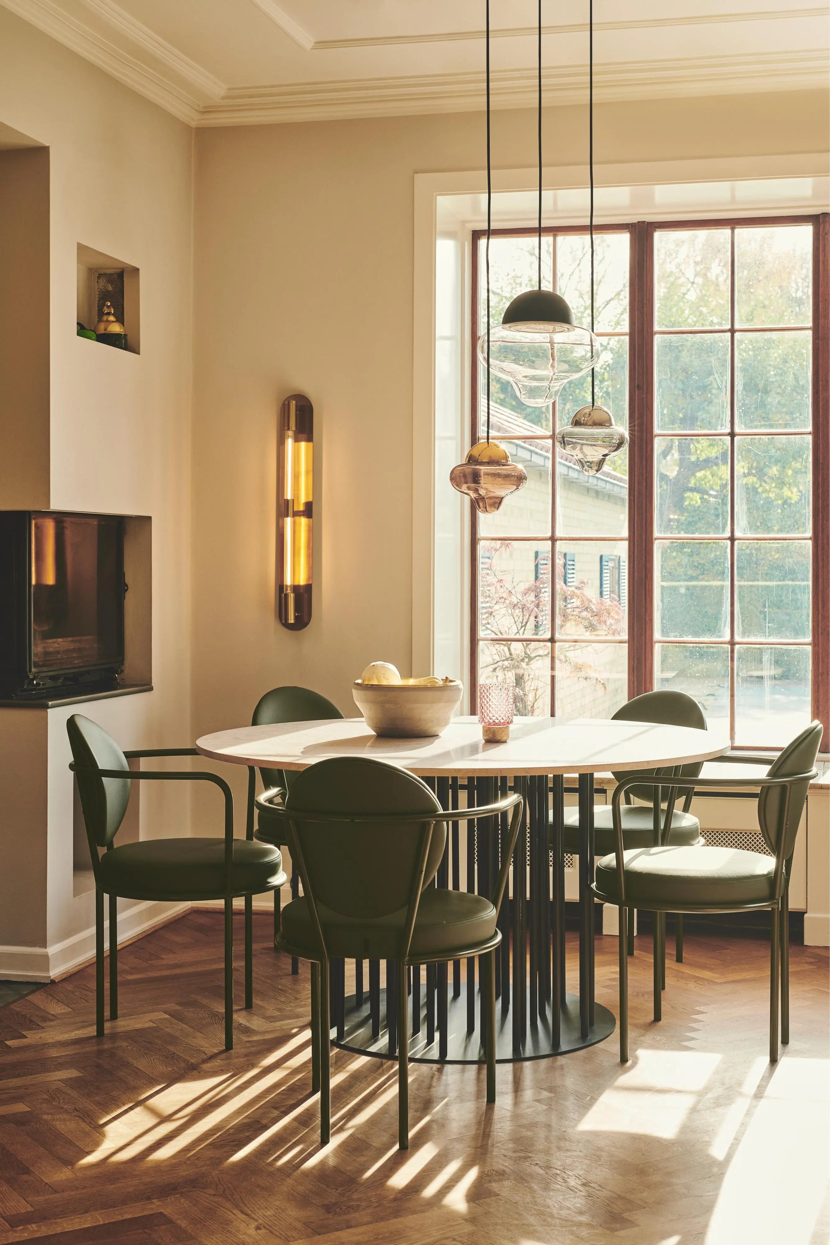 Lampa wisząca NUTTY szkło brązowe ze złotym wykończeniem – Design By Us