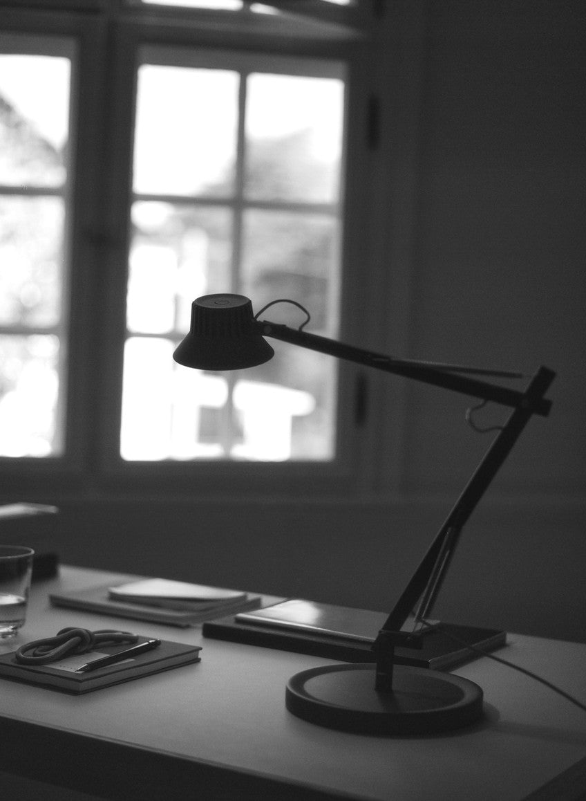 Schreibtischlampe DEDICATE verstellbar schwarz