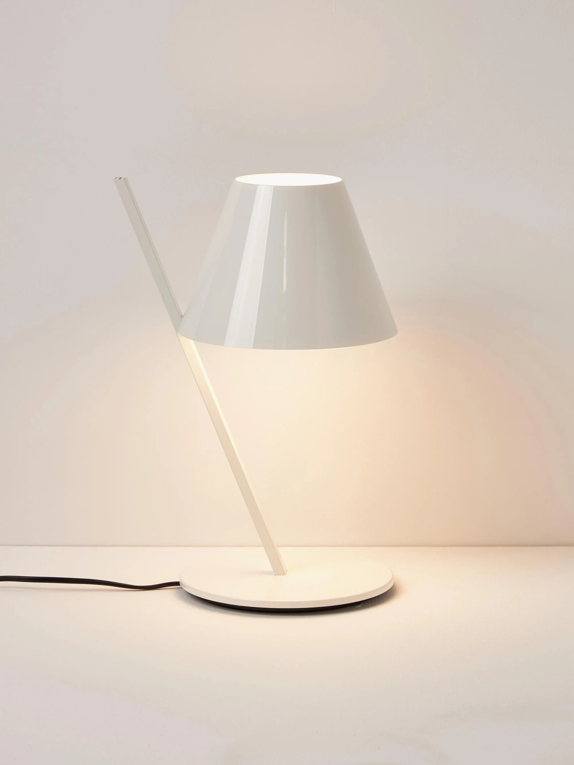 Table lamp LA PETITE white