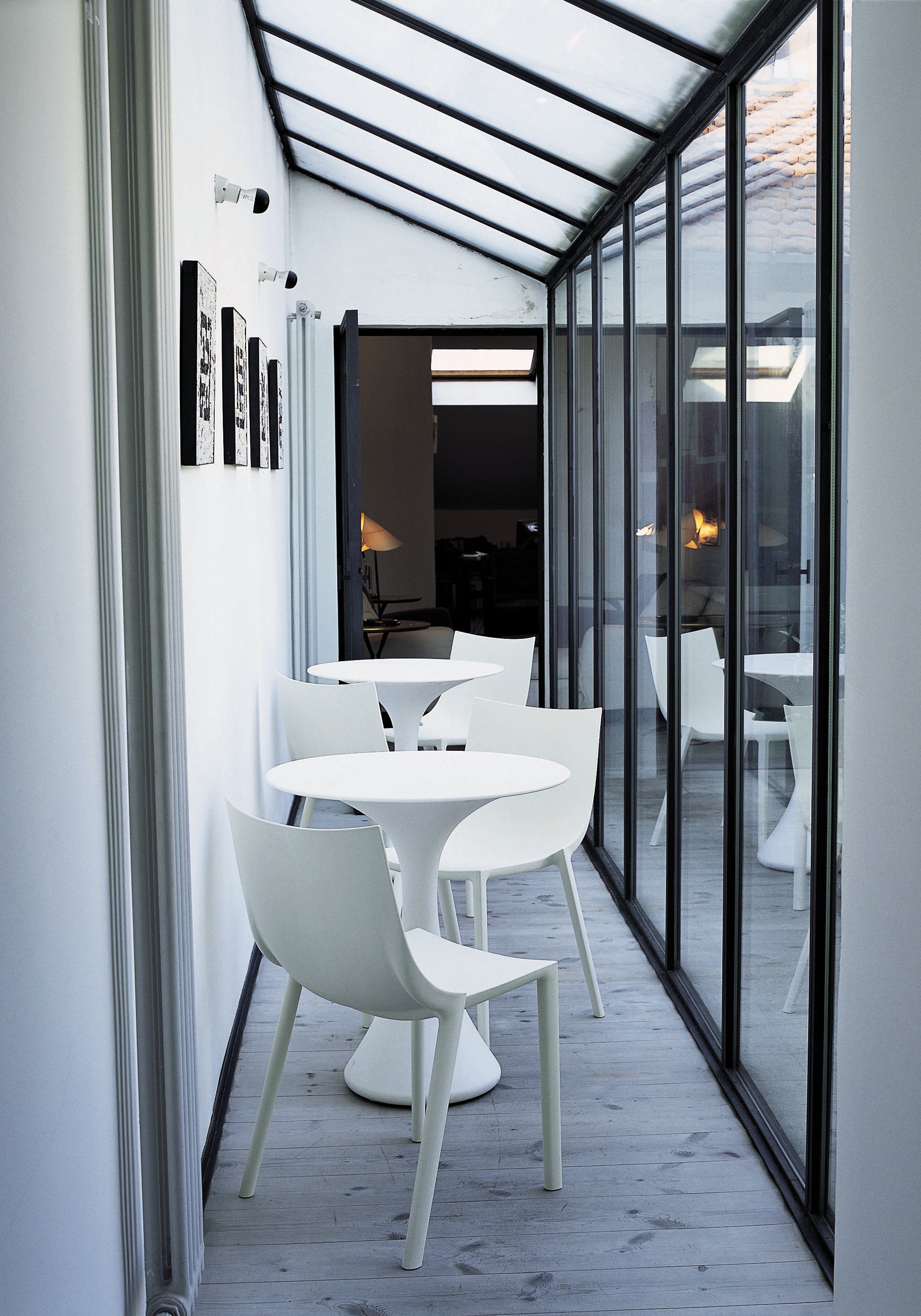 Kissi Black Cafe Tisch