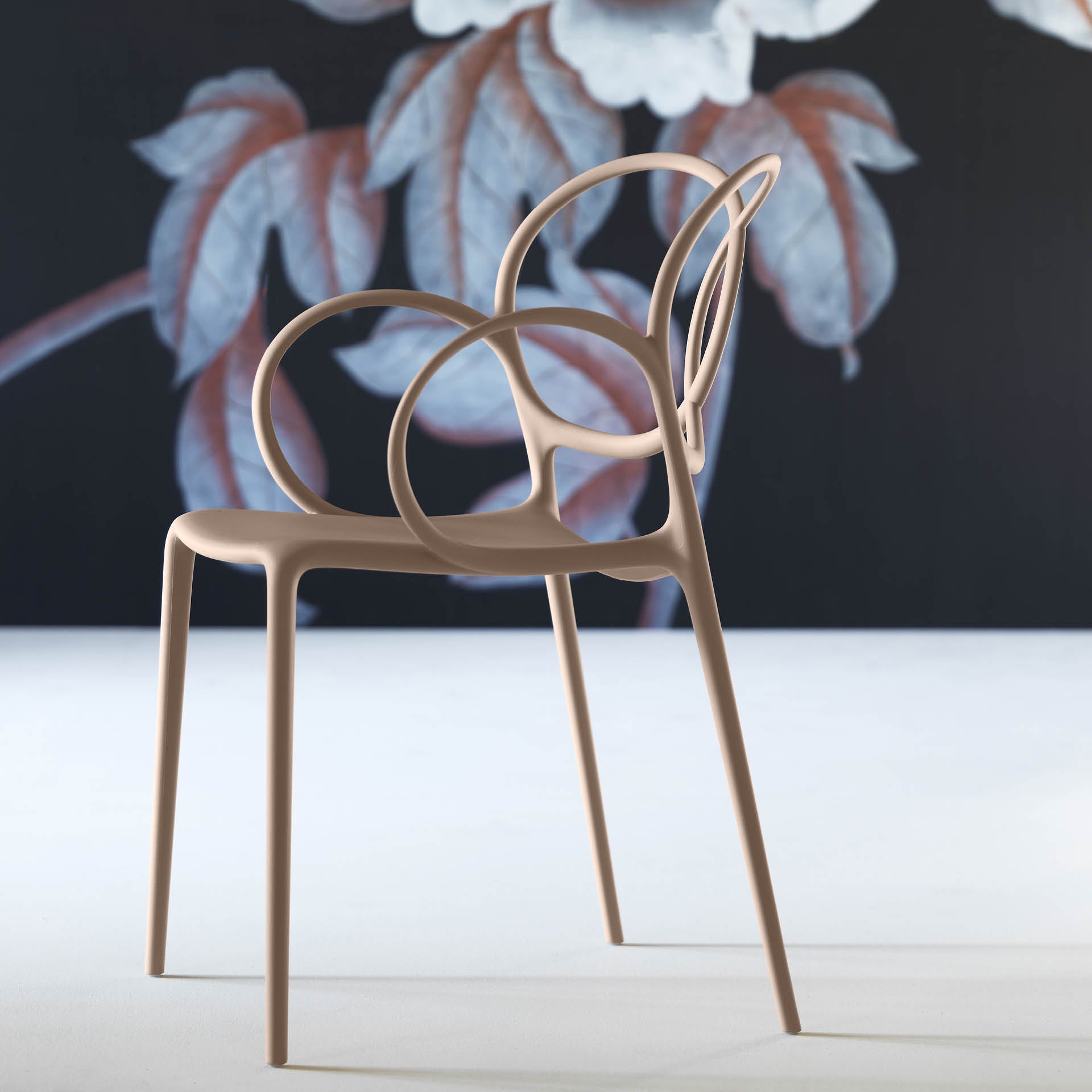 Chair with SISSI White armrests