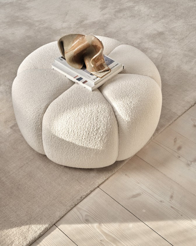 Carpet 145 light gray wool and bamboo blend