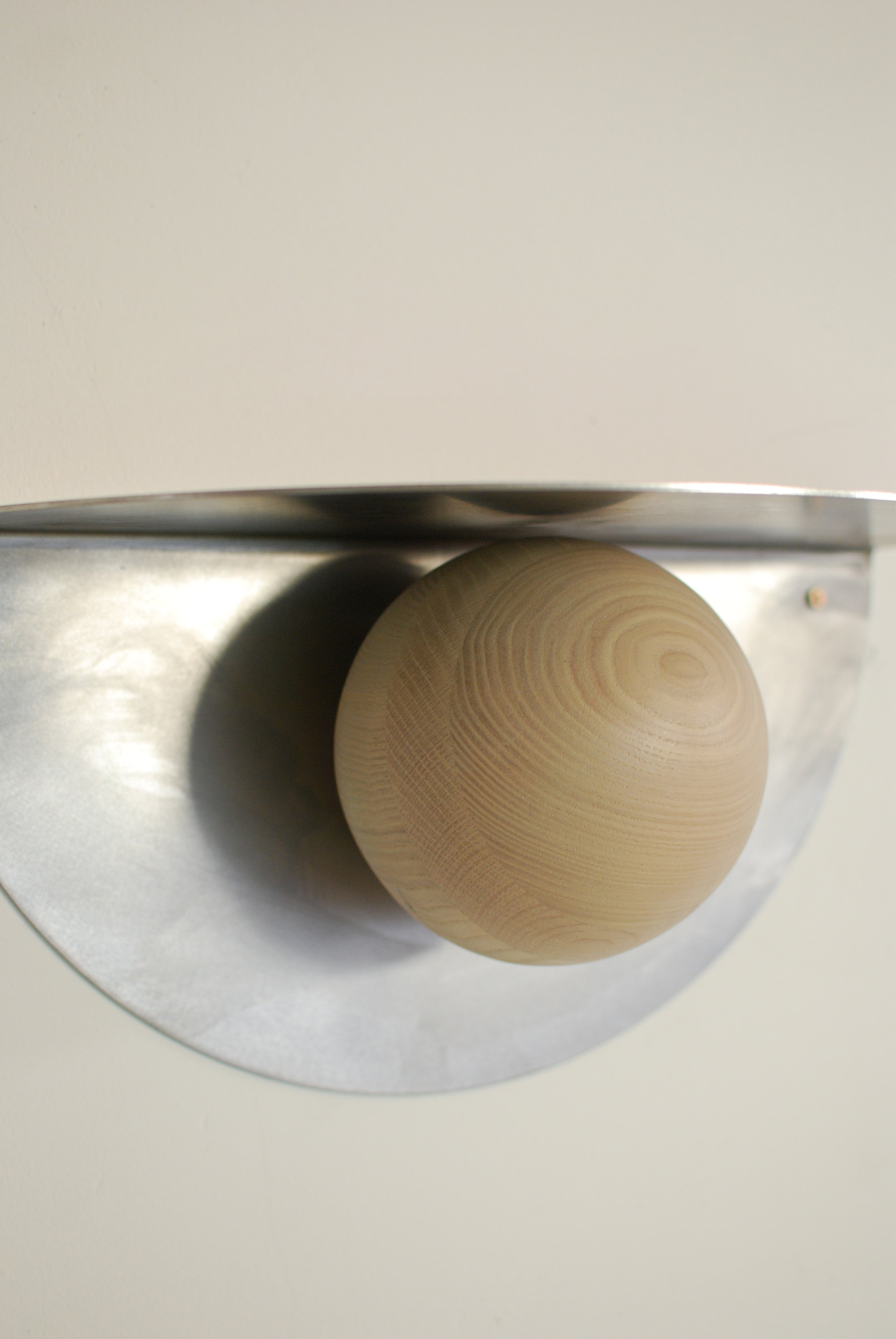 Wandregal POP aus Stahl und Holz