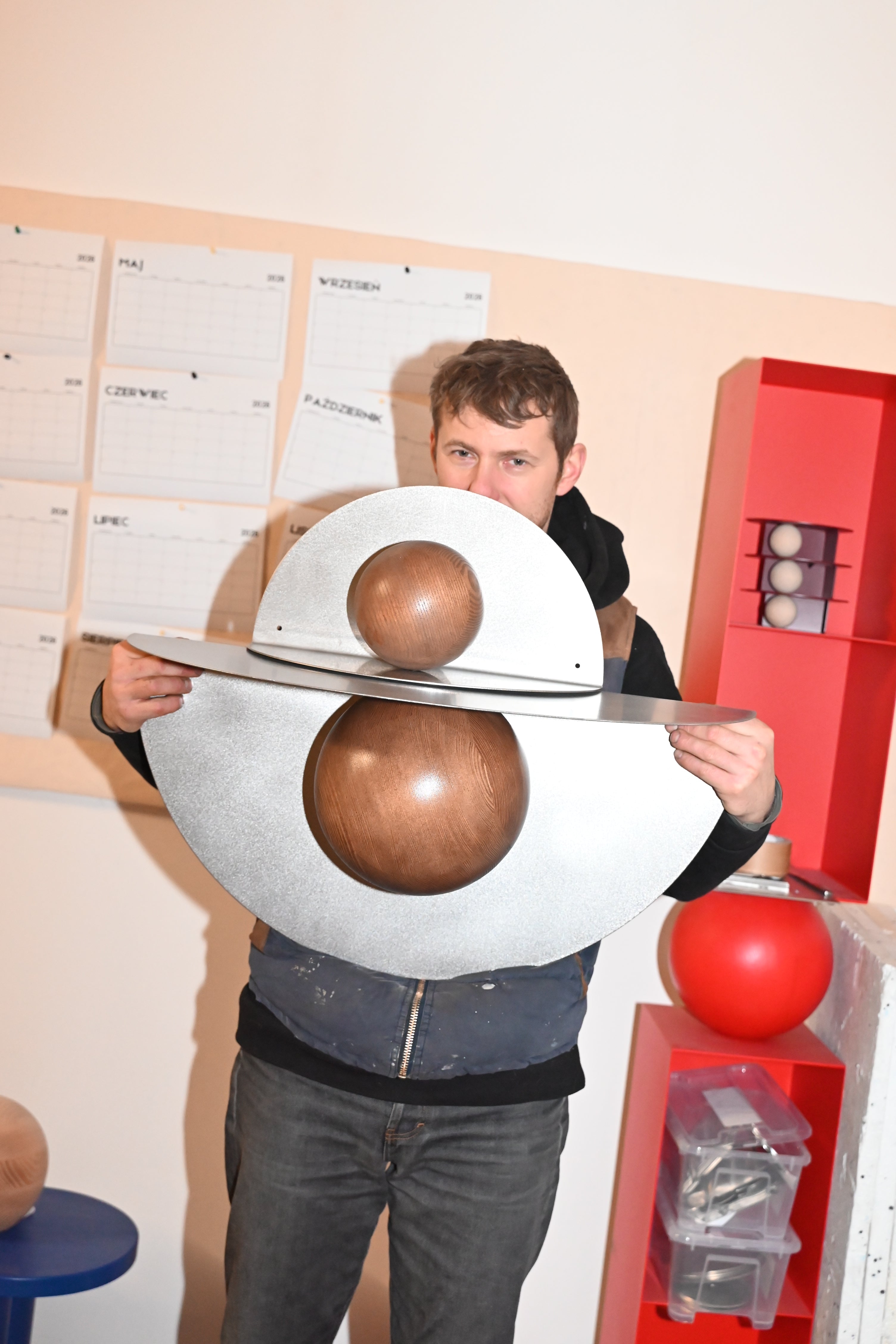 Wandregal POP aus Stahl und Holz