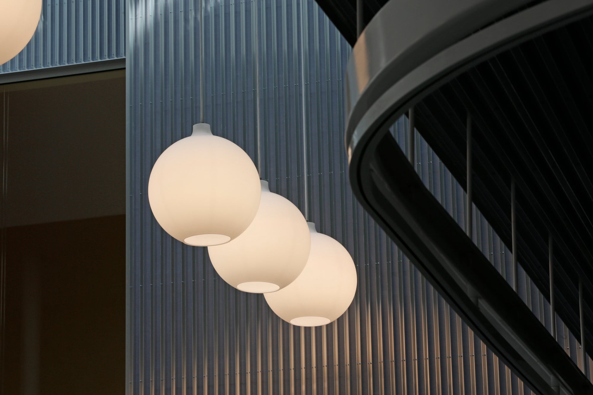 Pendelleuchte WOHLERT weißes Glas