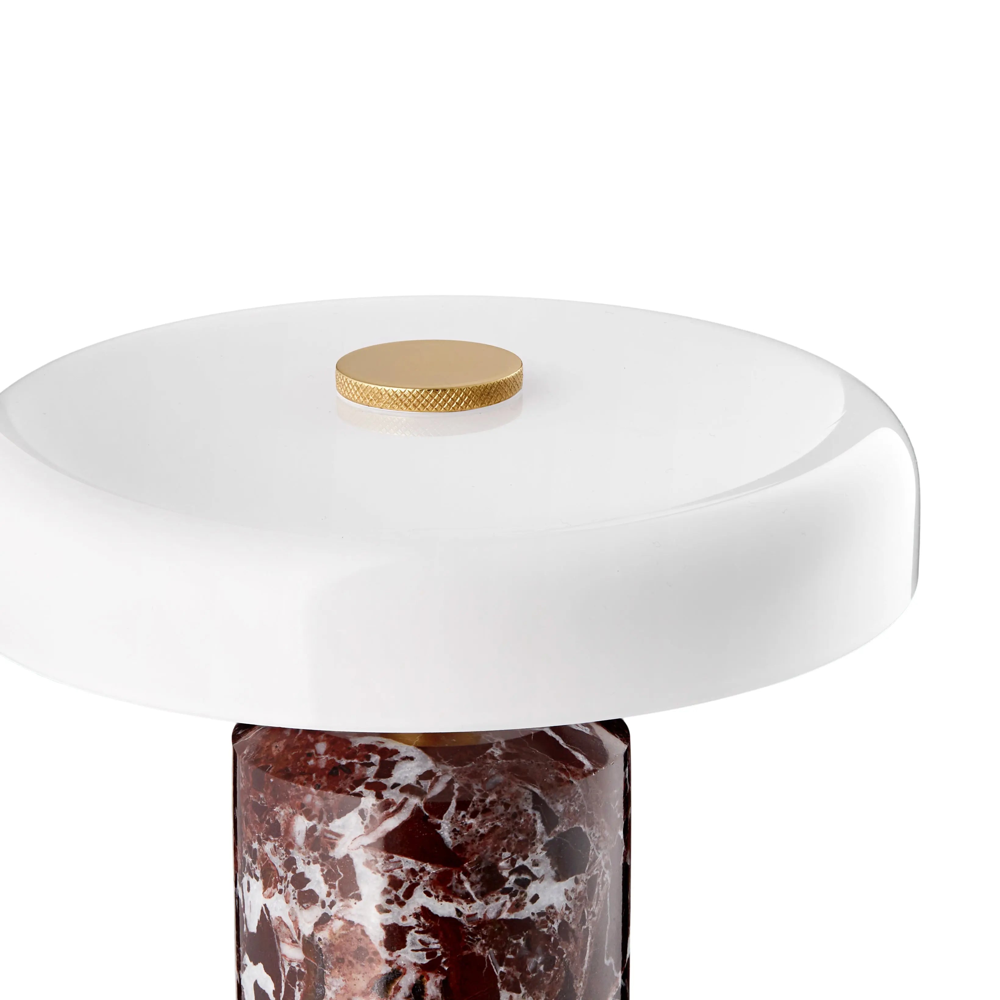 Lampa przenośna TRIP burgundowy marmur z mlecznobiałym szkłem – Design By Us
