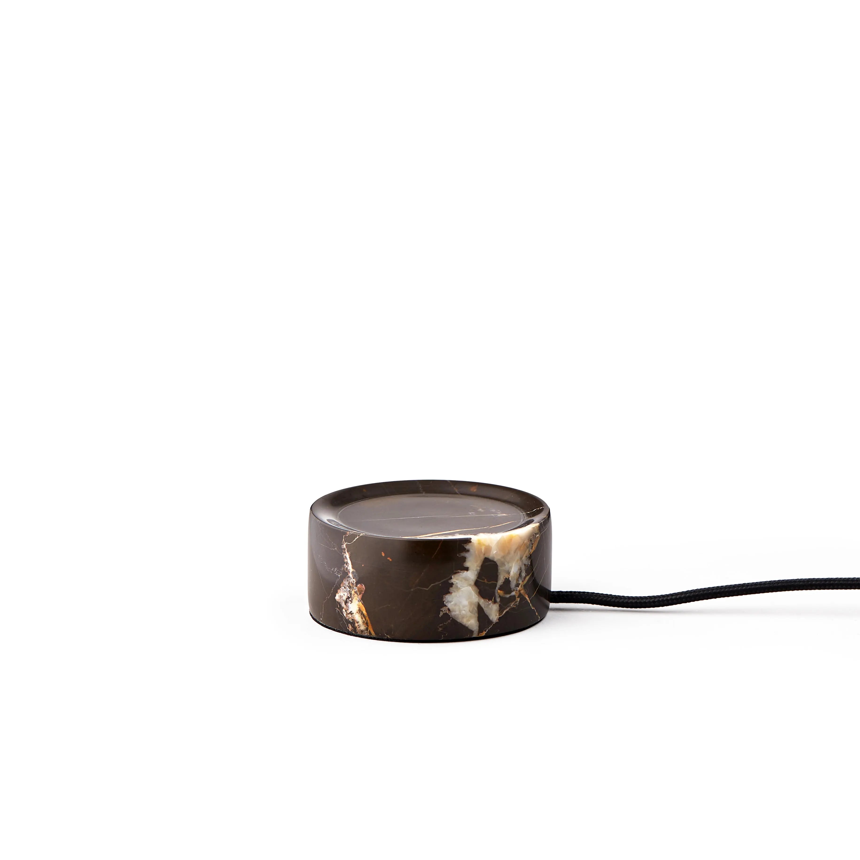 Lampa przenośna TRIP czarno-brązowy marmur z mlecznobiałym szkłem – Design By Us