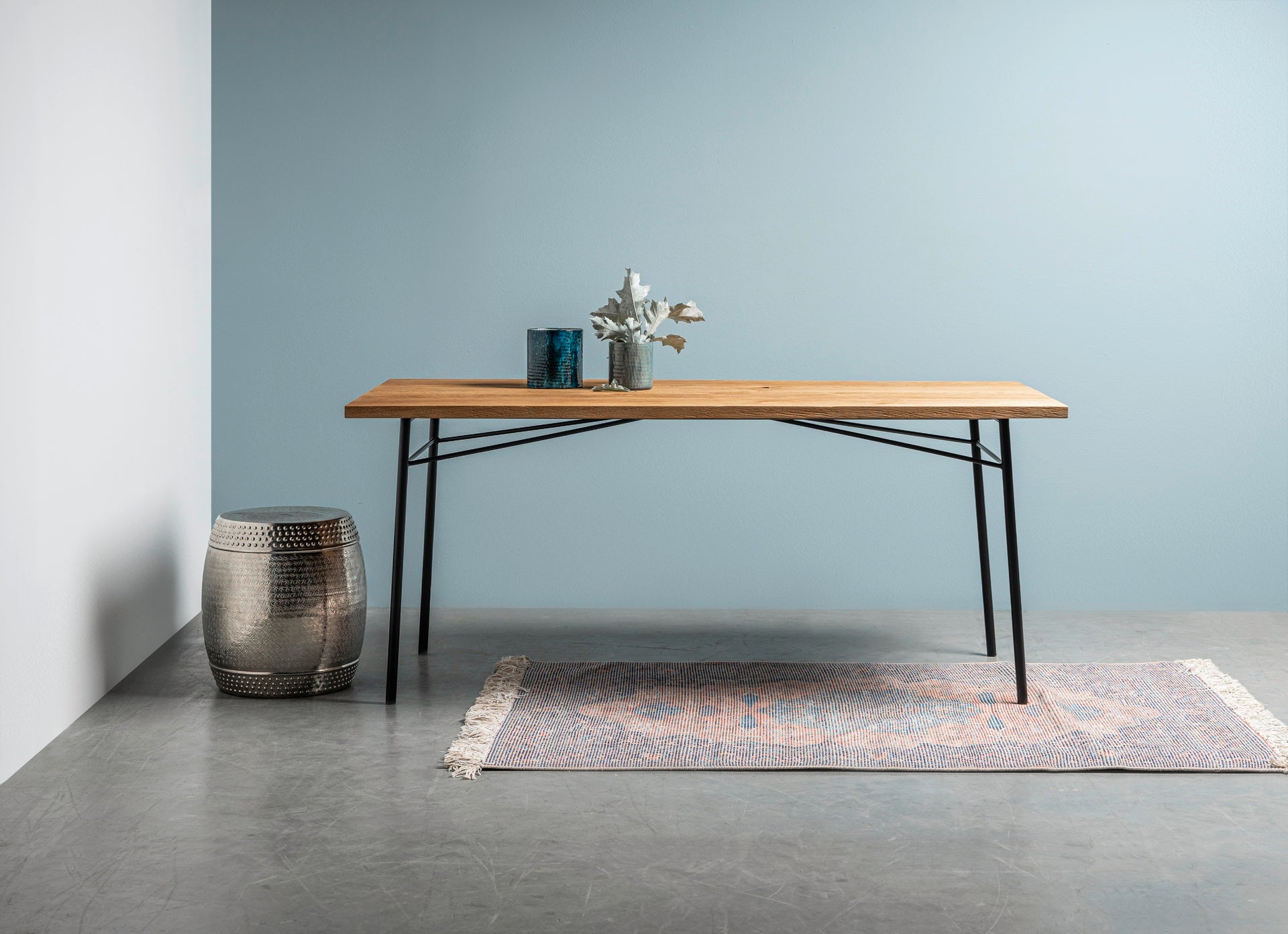 MARTIN brushed oak table top with black steel base