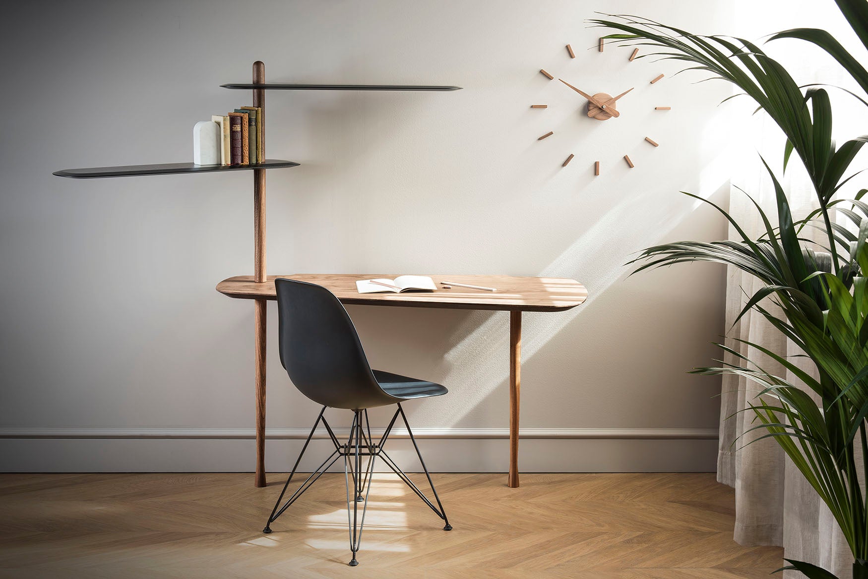 UNICA Walnut Desk