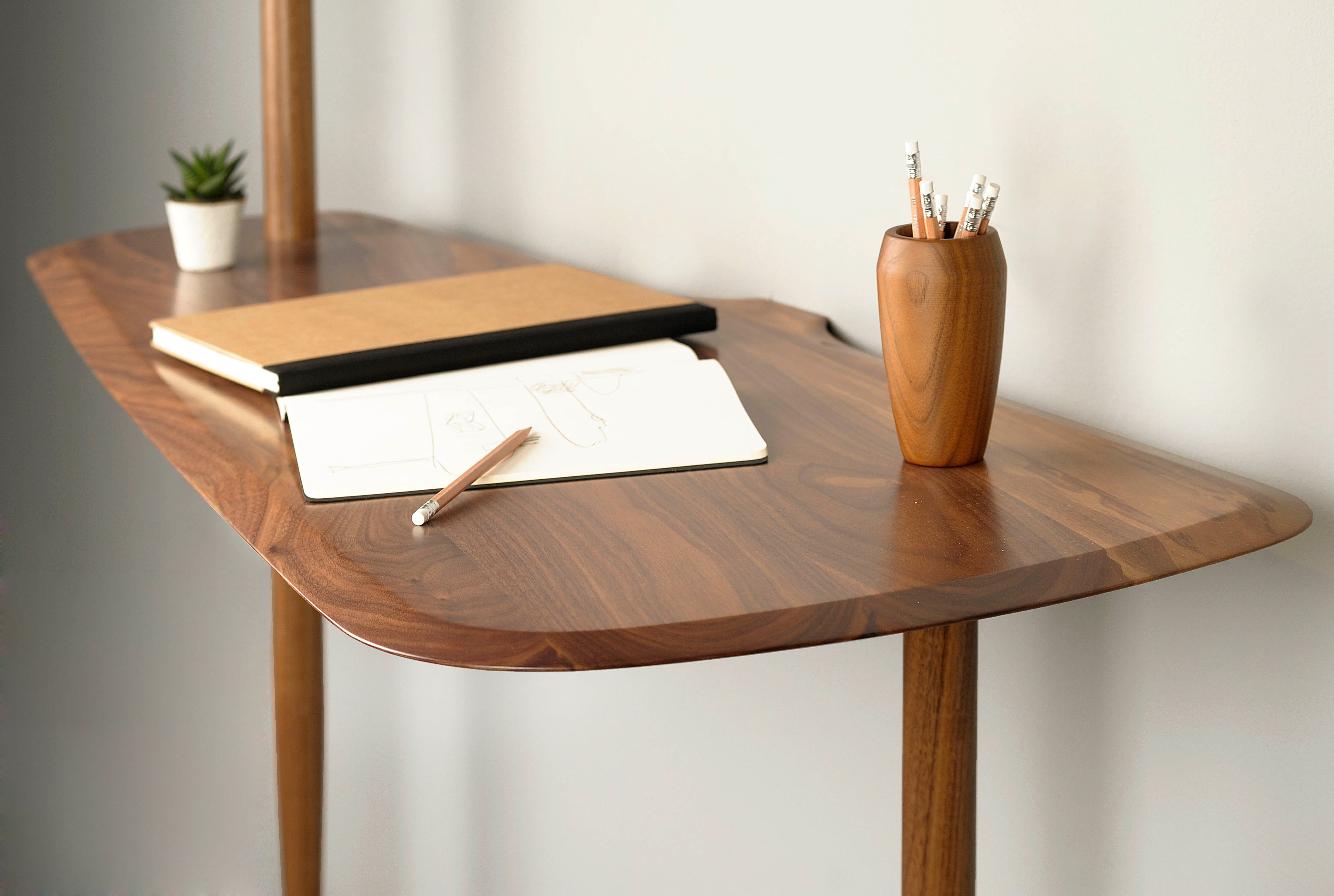 UNICA Walnut Desk