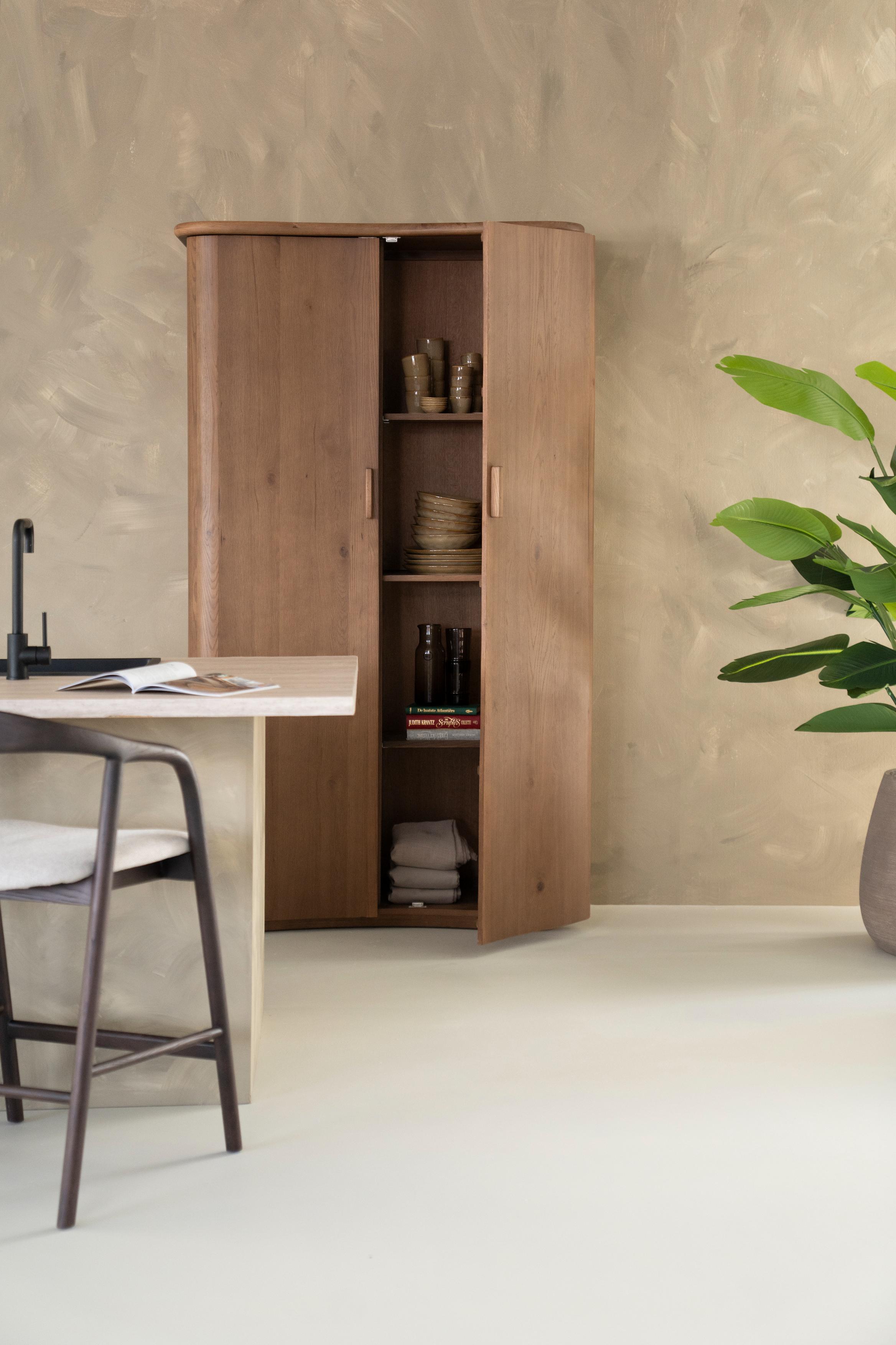 Josh-Schrank aus dunklem Eichenholz