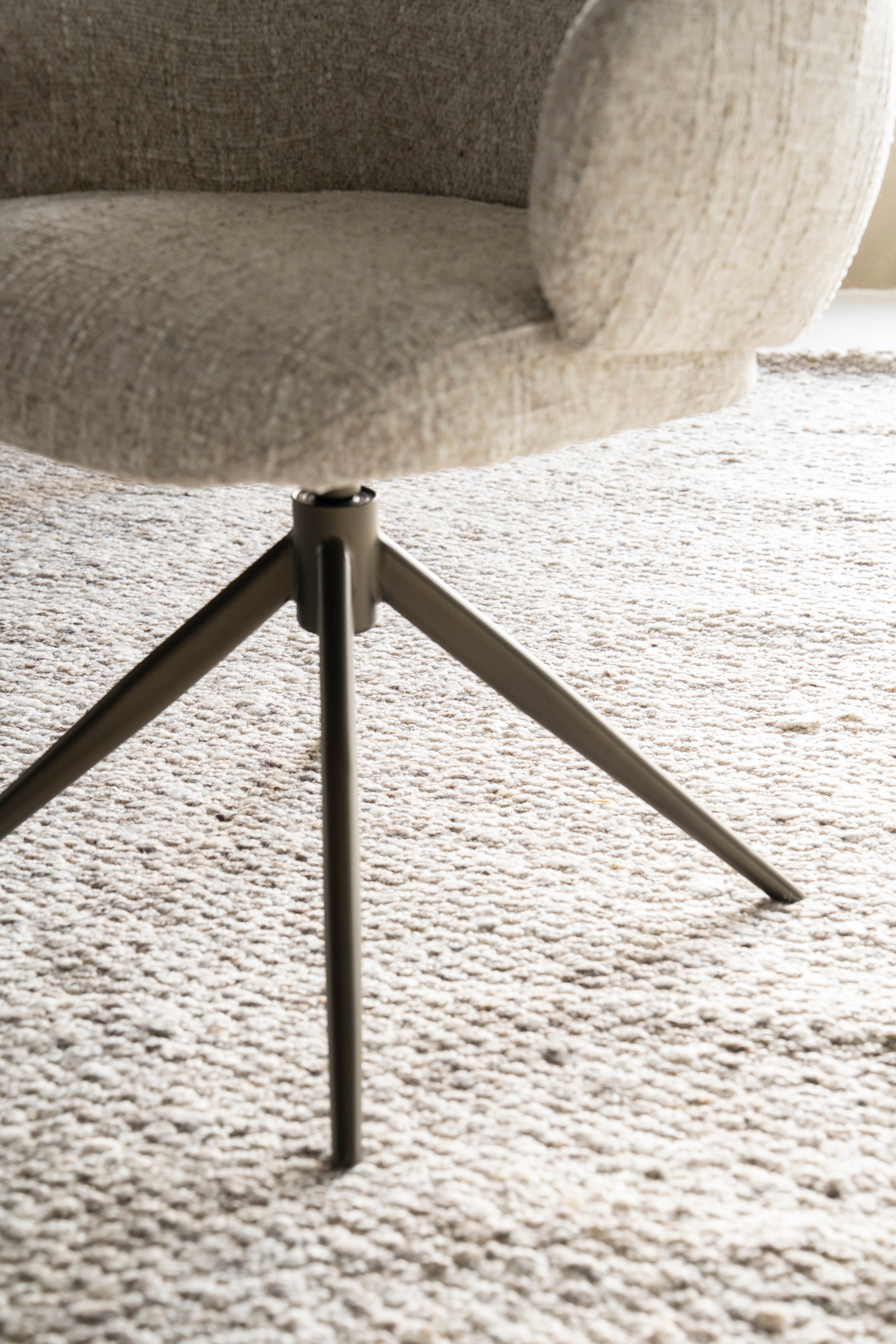 Drehstuhl DARCIO grau-braun meliert mit dunkelbraunem Fußteil