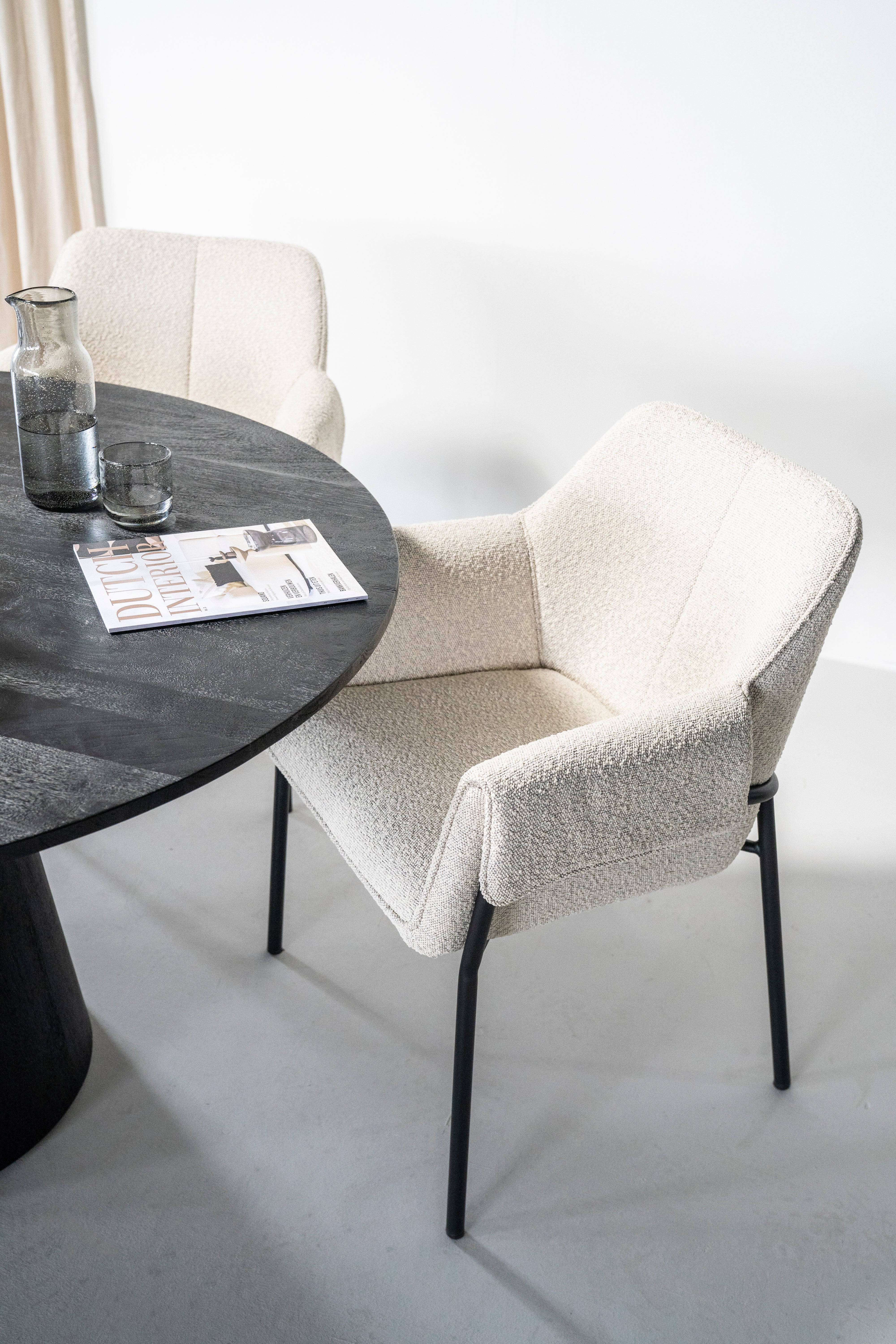 Runder Tisch ARON schwarzes Mangoholz