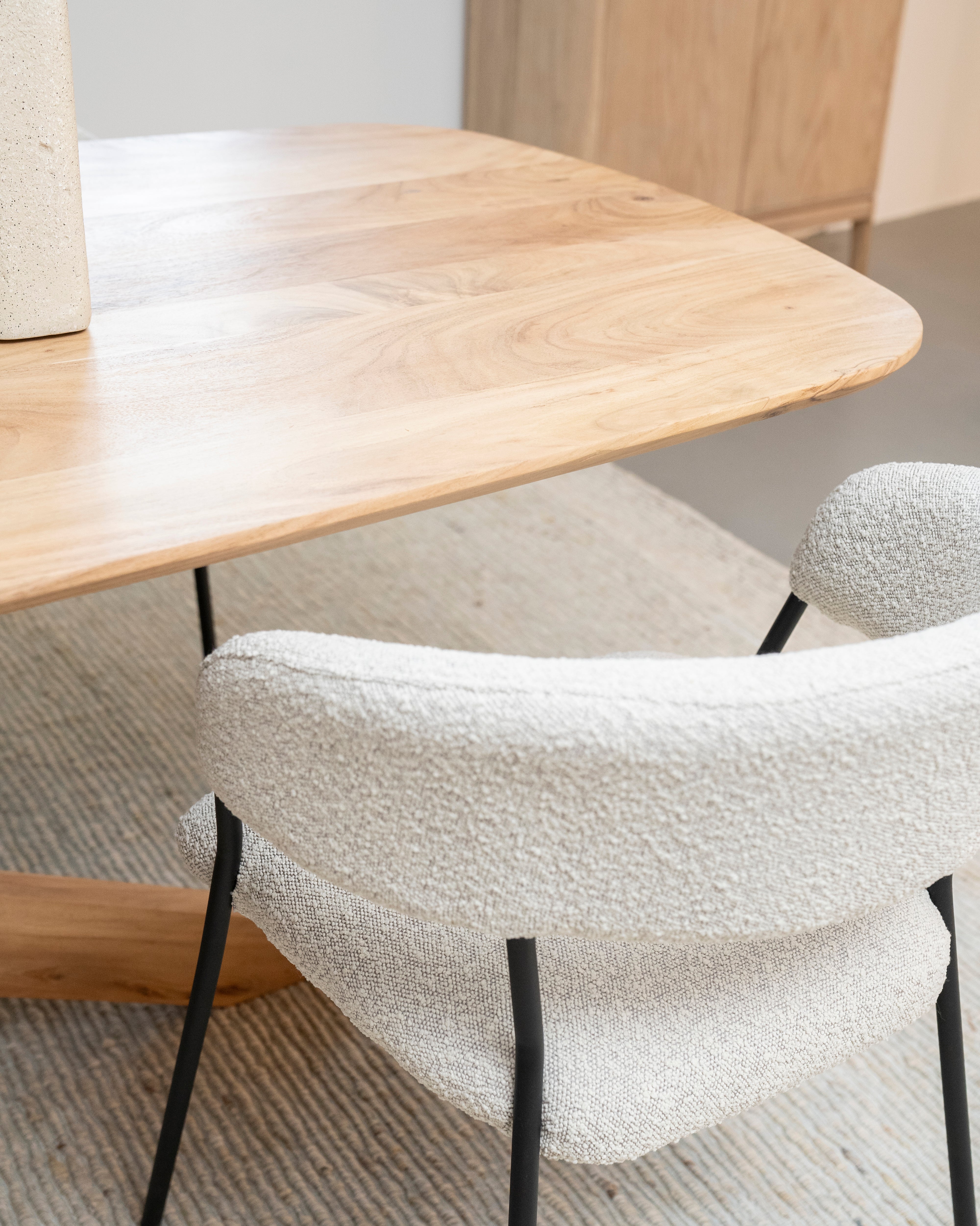 Oval Table NIKKI Acacia Wood