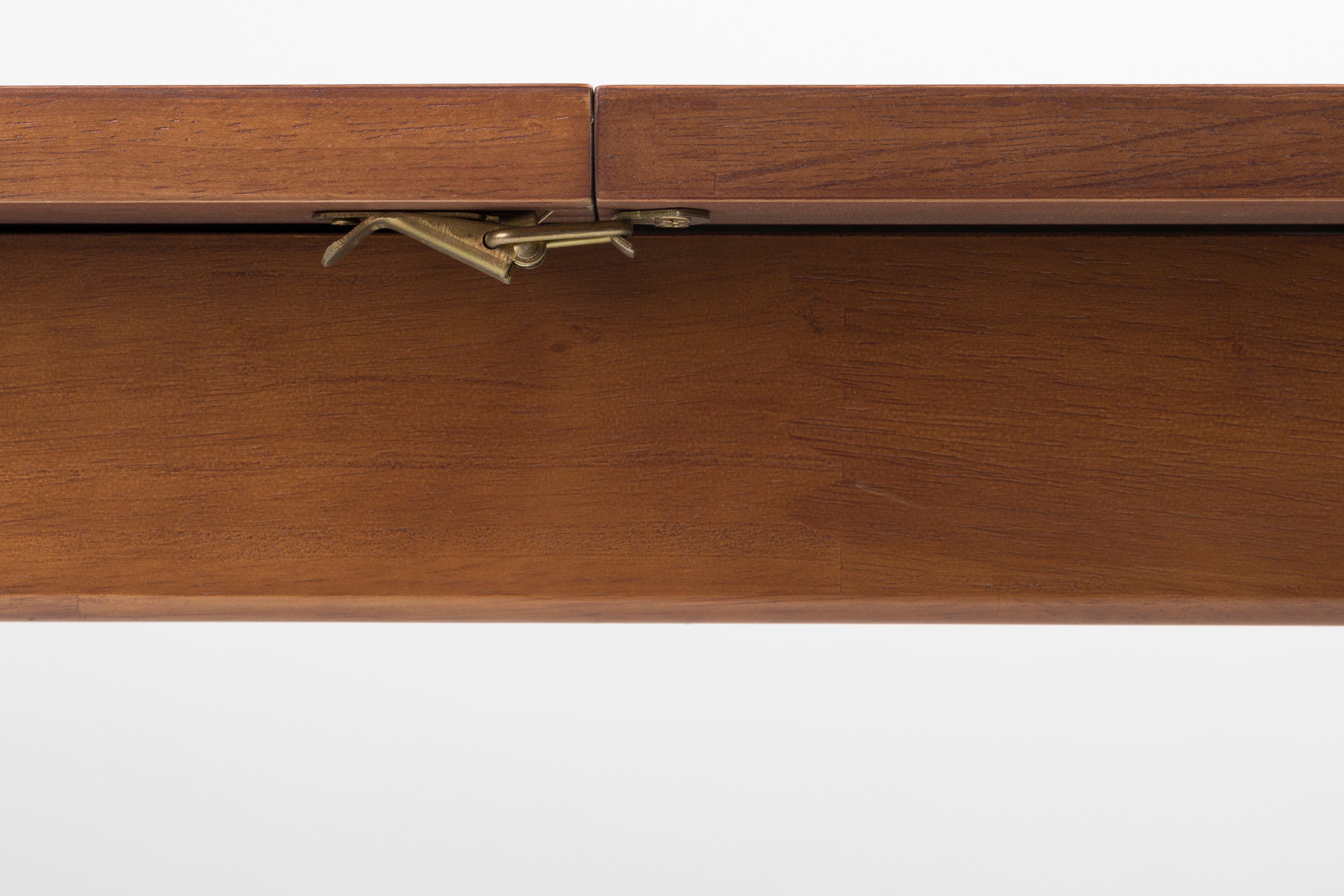 Ausziehbarer Tisch ELLEN aus dunkelbraunem Gummibaumholz