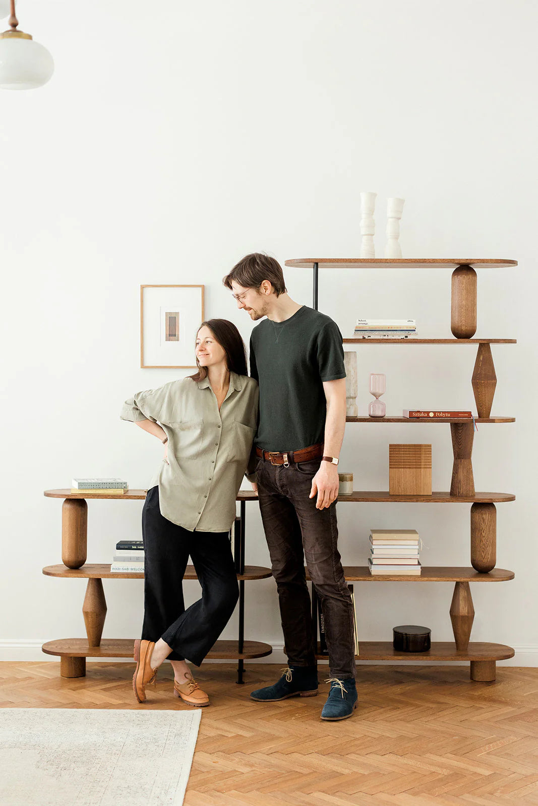 Regal VAZOO aus gebleichtem Eichenholz