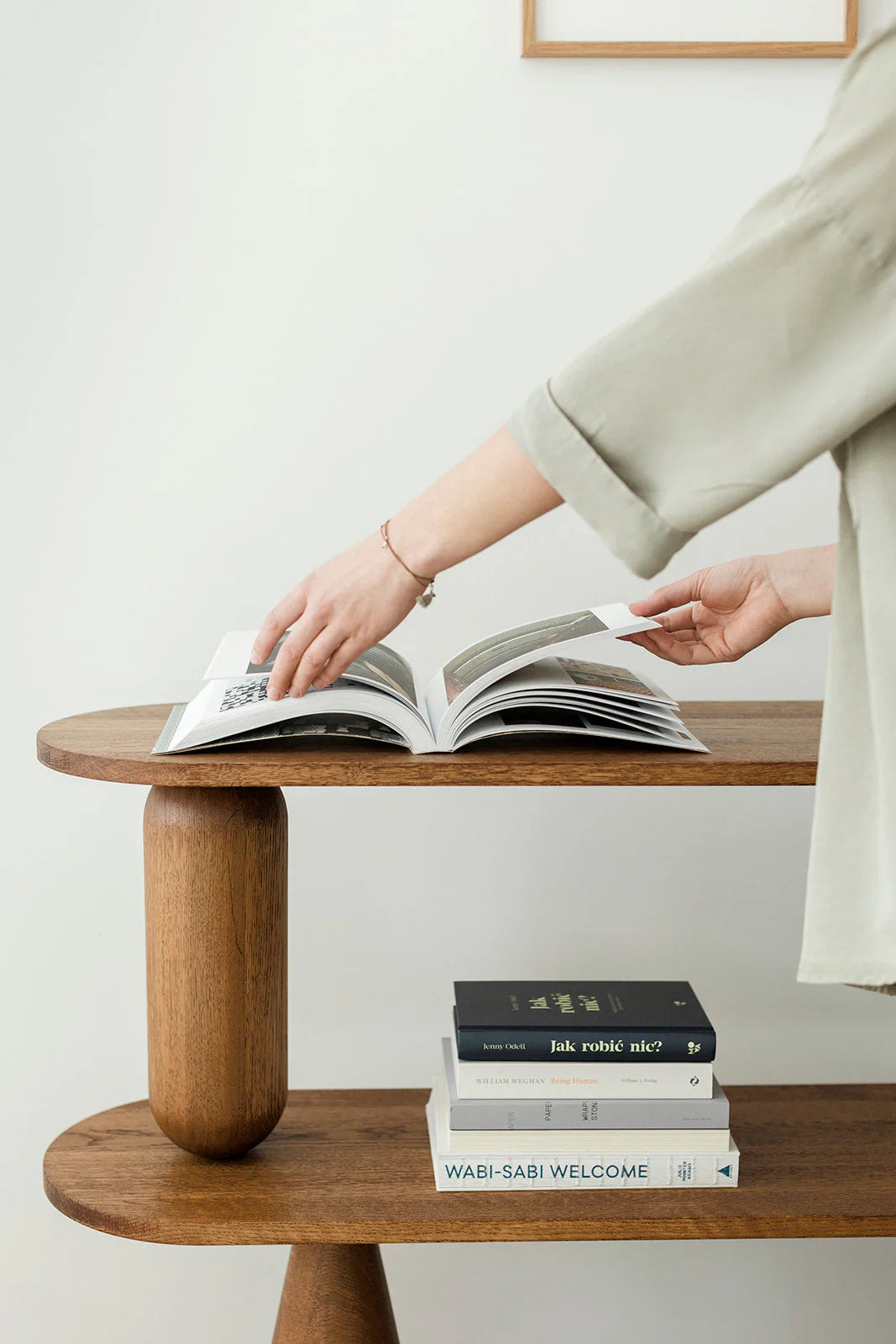 Regal VAZOO aus gebleichtem Eichenholz